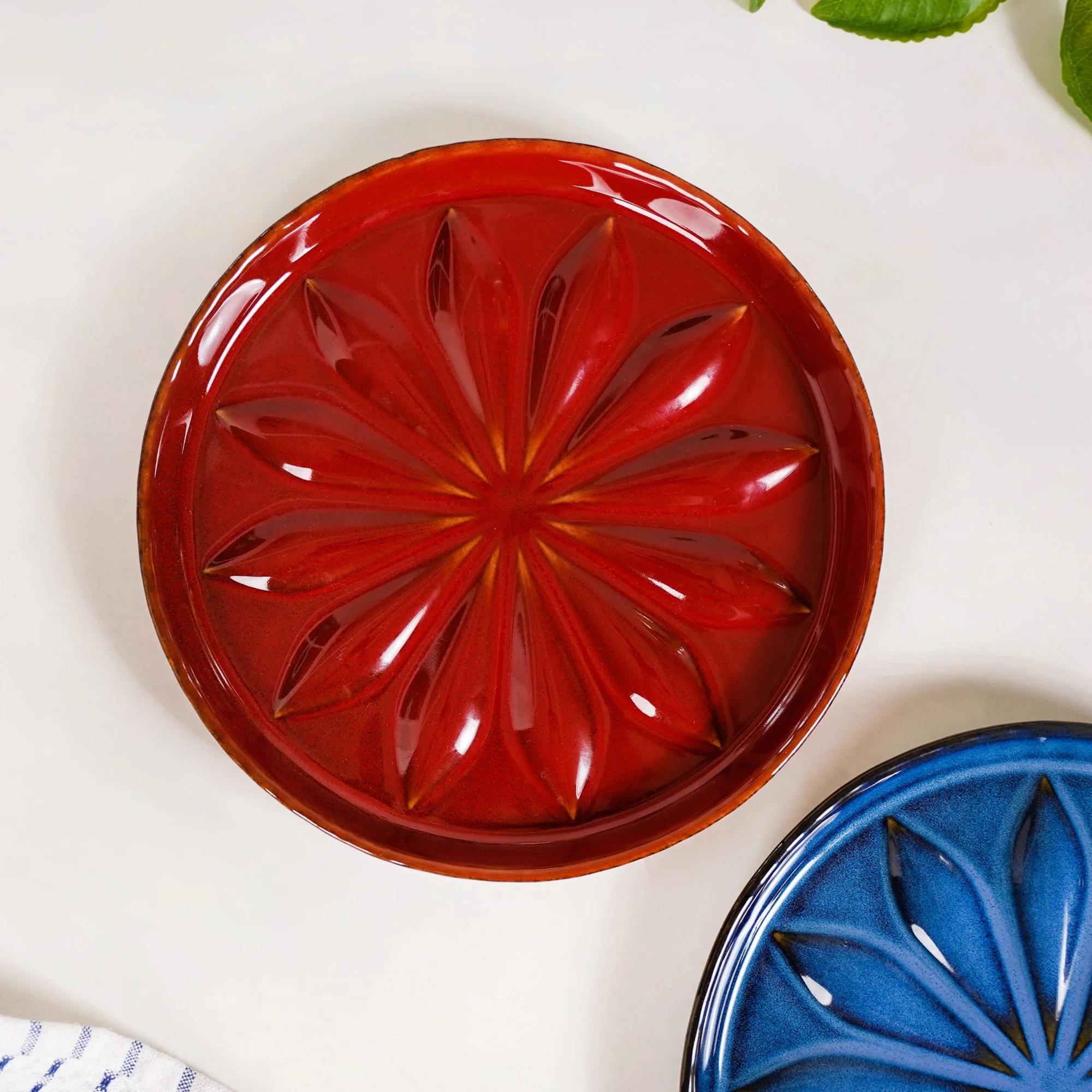 3D Flower Embossed Salad Plate Set Of 2 Red Blue 19cm - Image 8