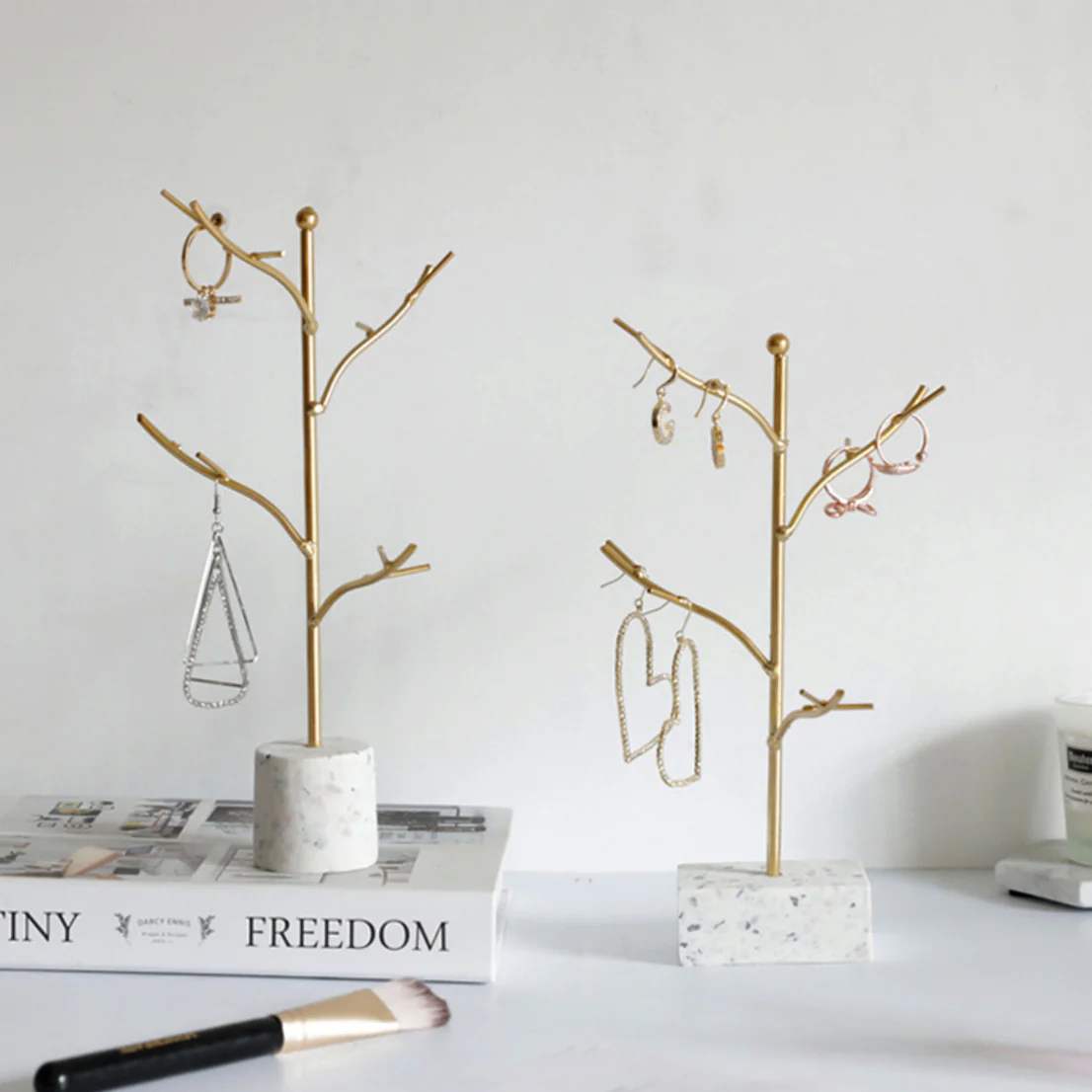 Accessories Stand - Image 4