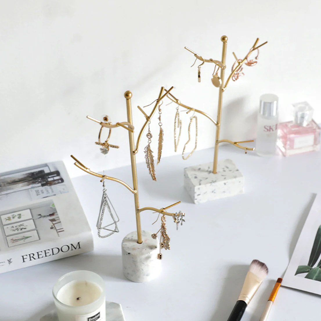 Accessories Stand - Image 5