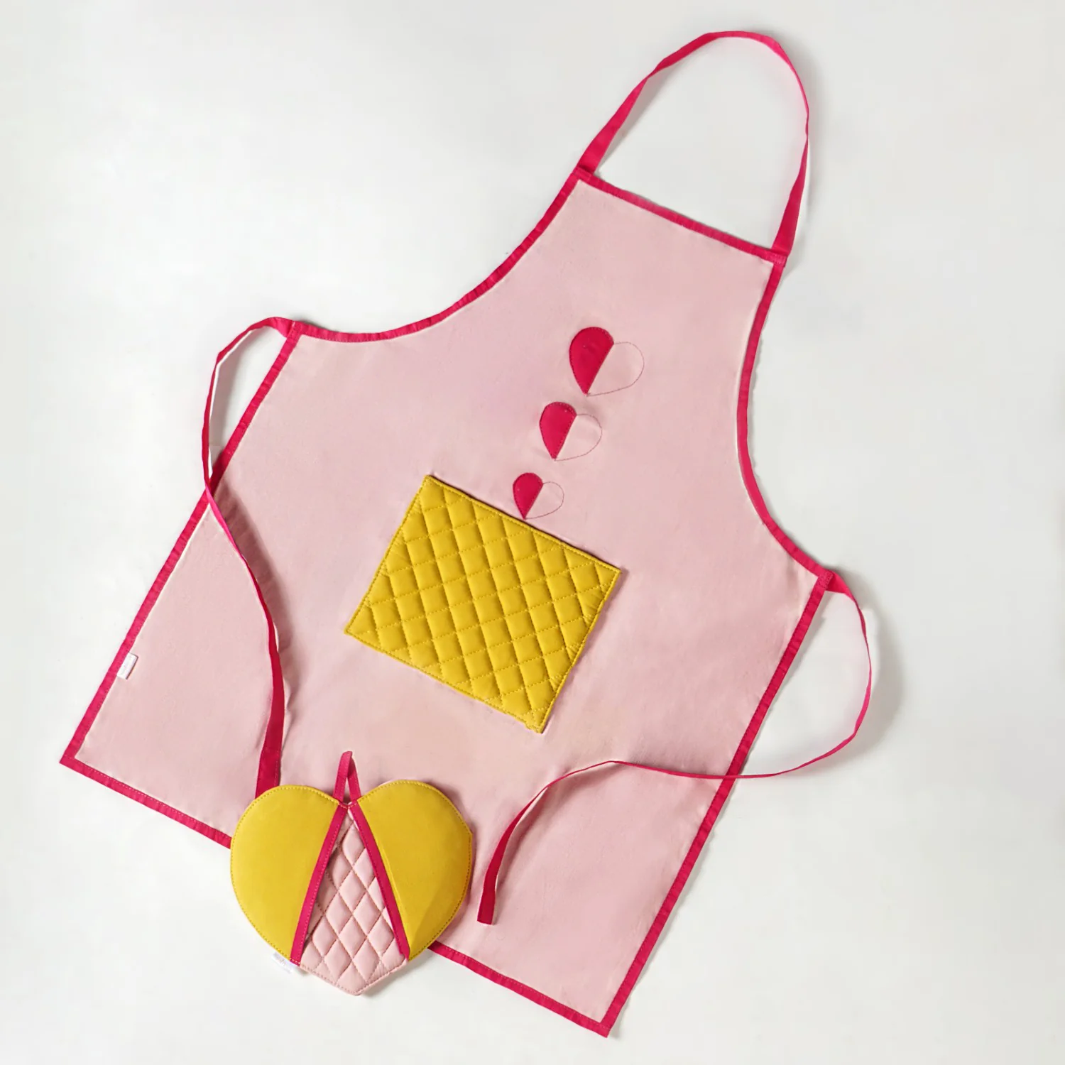 All Hearts Chef Apron With Mitten And Pot Holder - Image 8