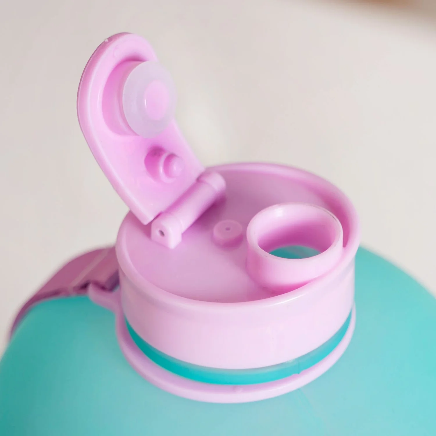 AquaBurst Large Capacity Gym Water Bottle Ombre Pink Turquoise 2200ml - Image 7