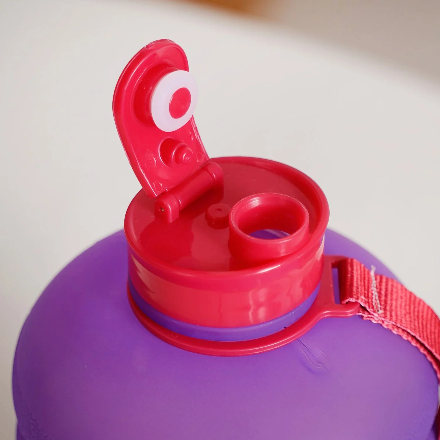 AquaBurst Large Gym Water Bottle With Handle Ombre Purple Red 2200ml - Image 7