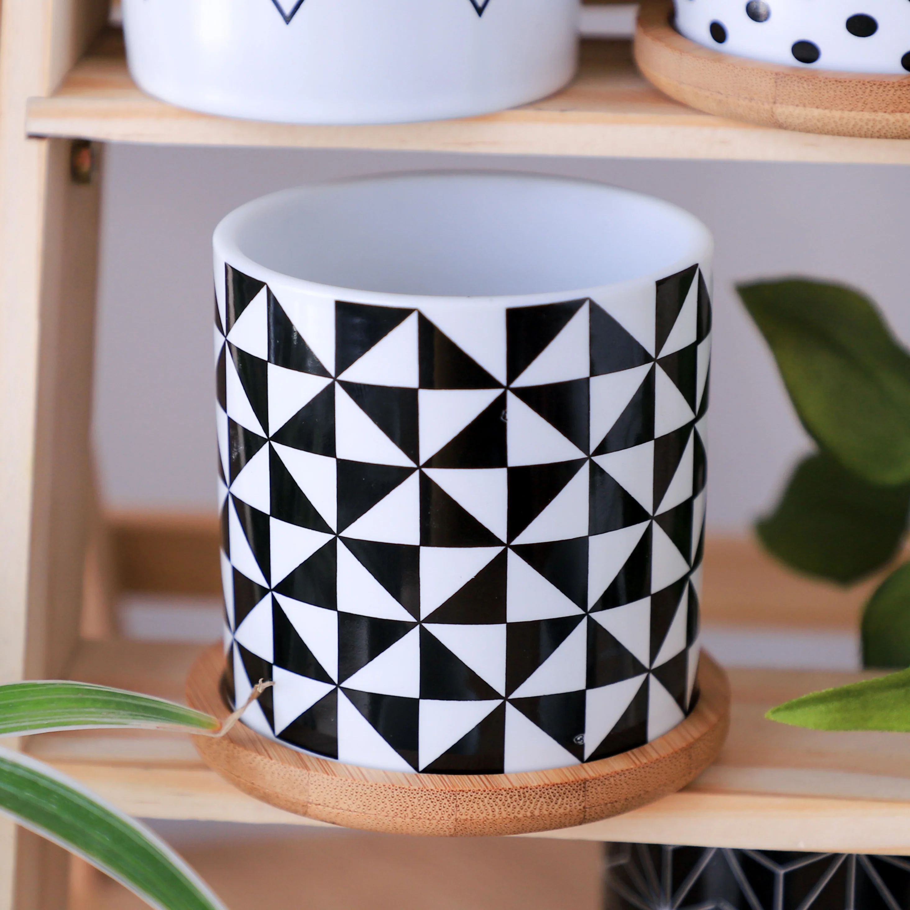 Black And White Planter - Image 25