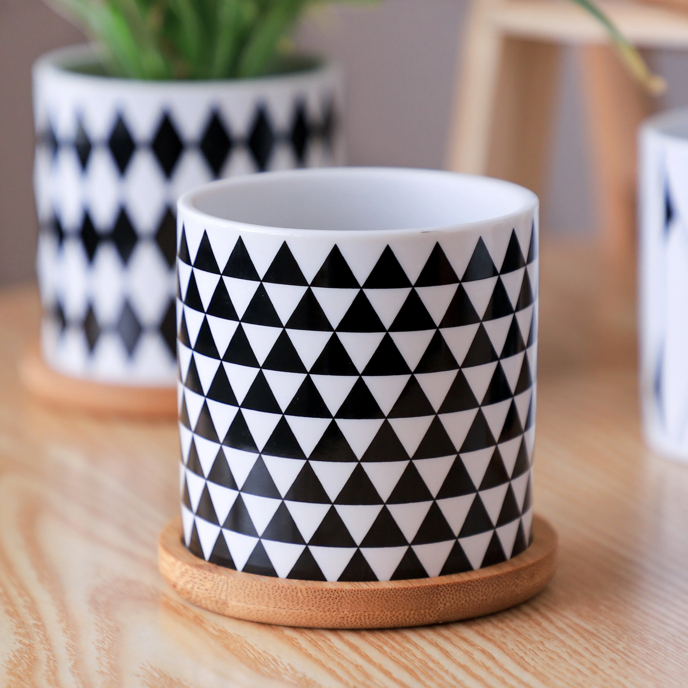 Black And White Planter - Image 26