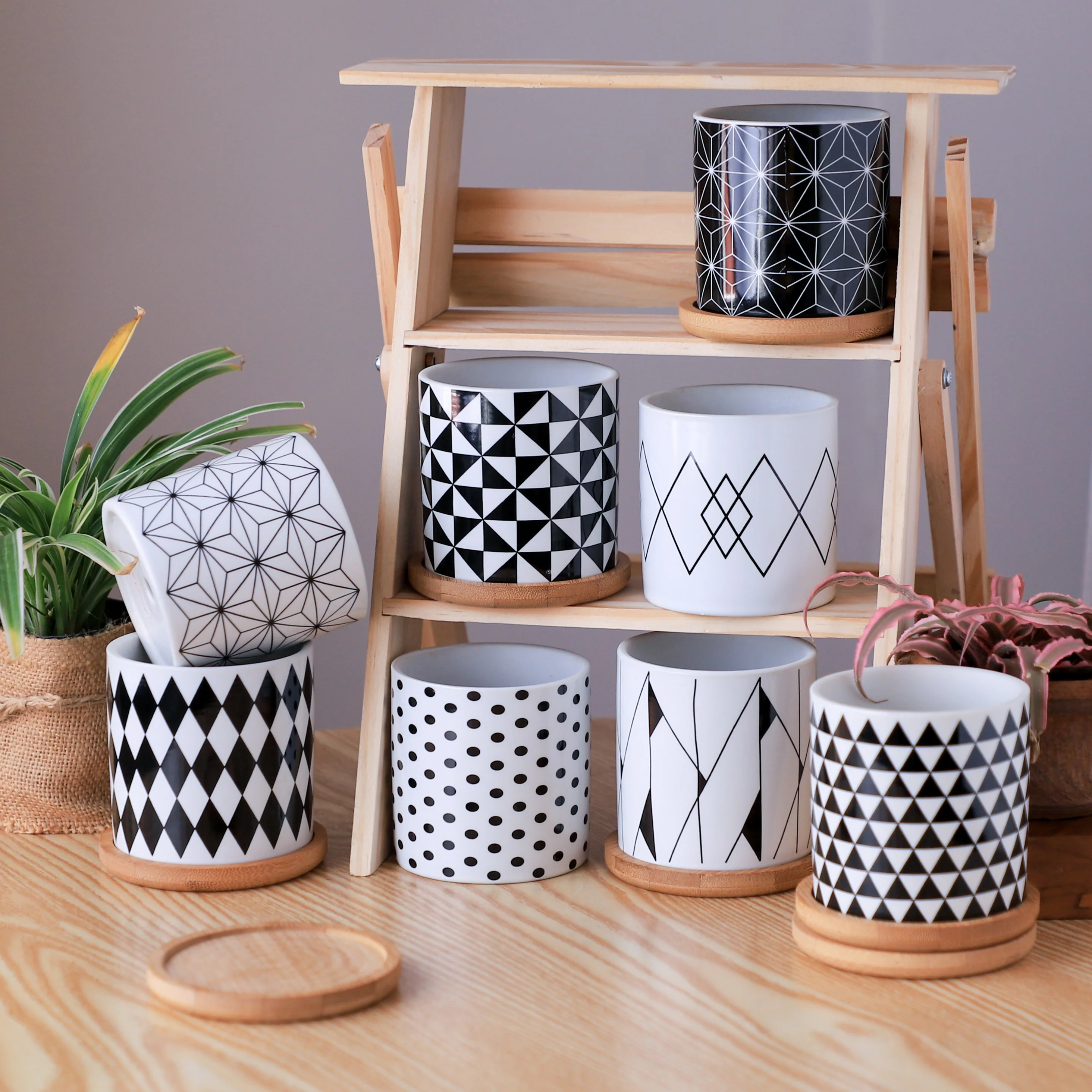 Black And White Planter - Image 7