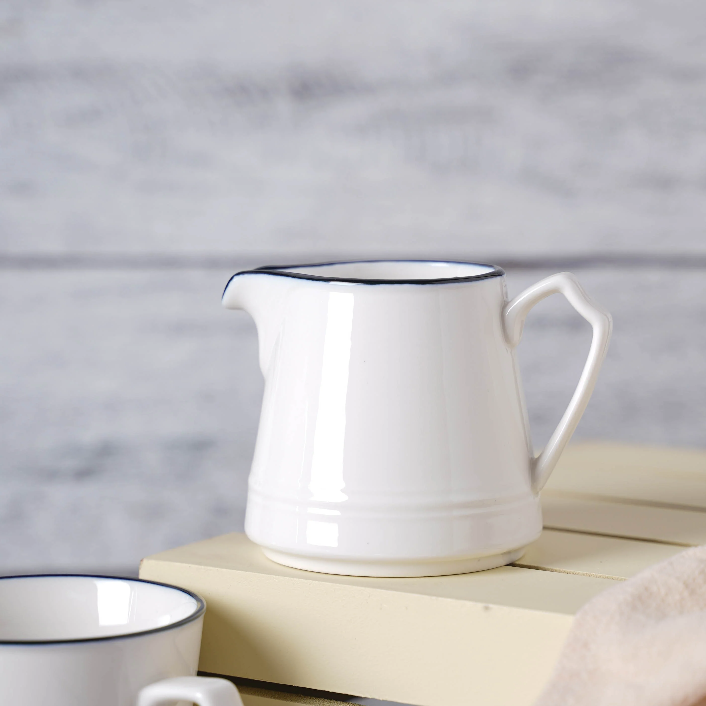 Black and White Tea Set - Image 7