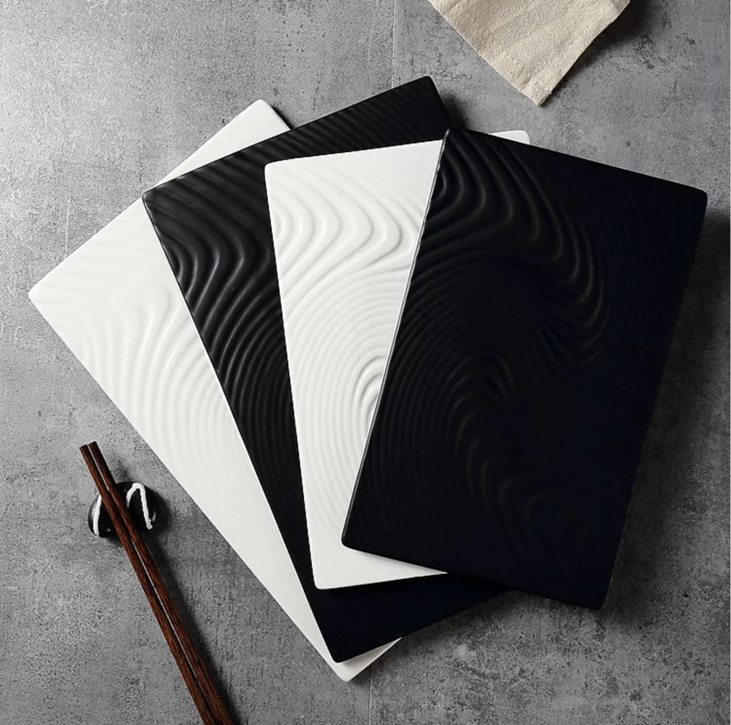 Black Serving Plate Texture Small - Image 3