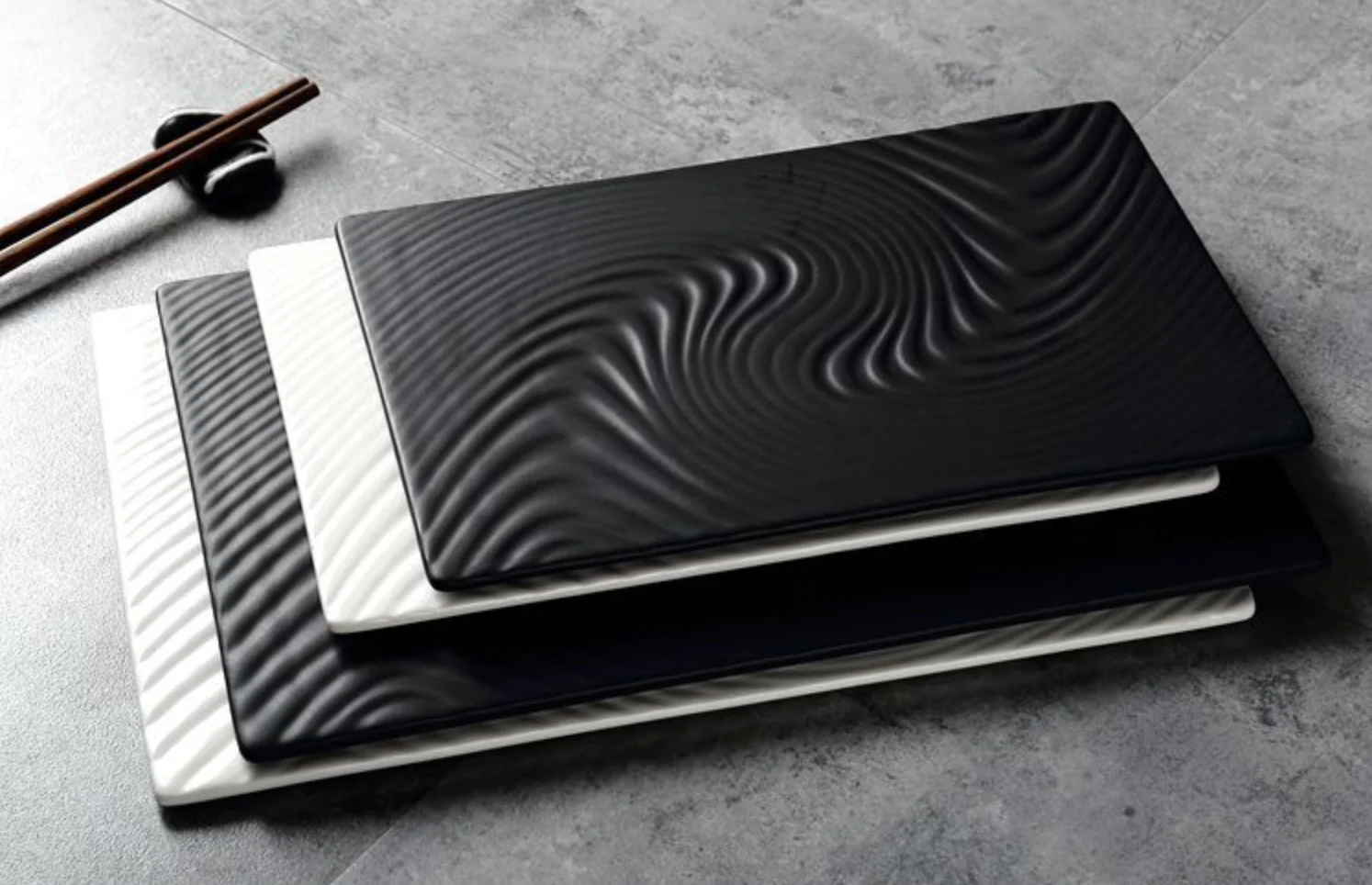 Black Serving Plate Texture Small - Image 6