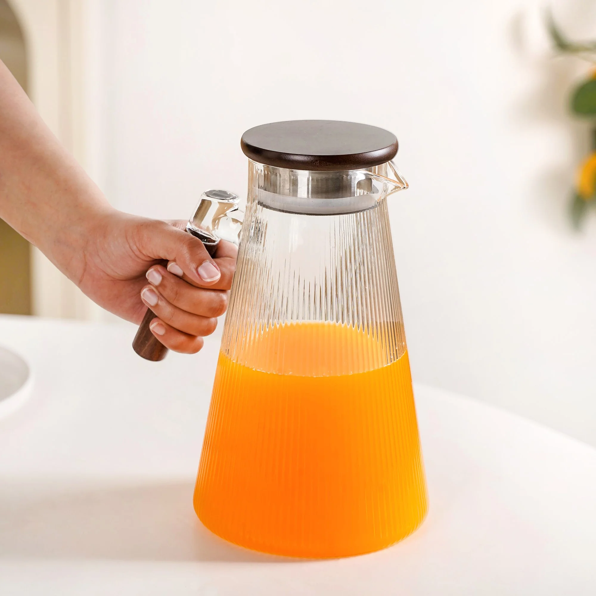 Borosilicate Glass Fluted Lemonade Jug With Lid 1800ml - Image 2