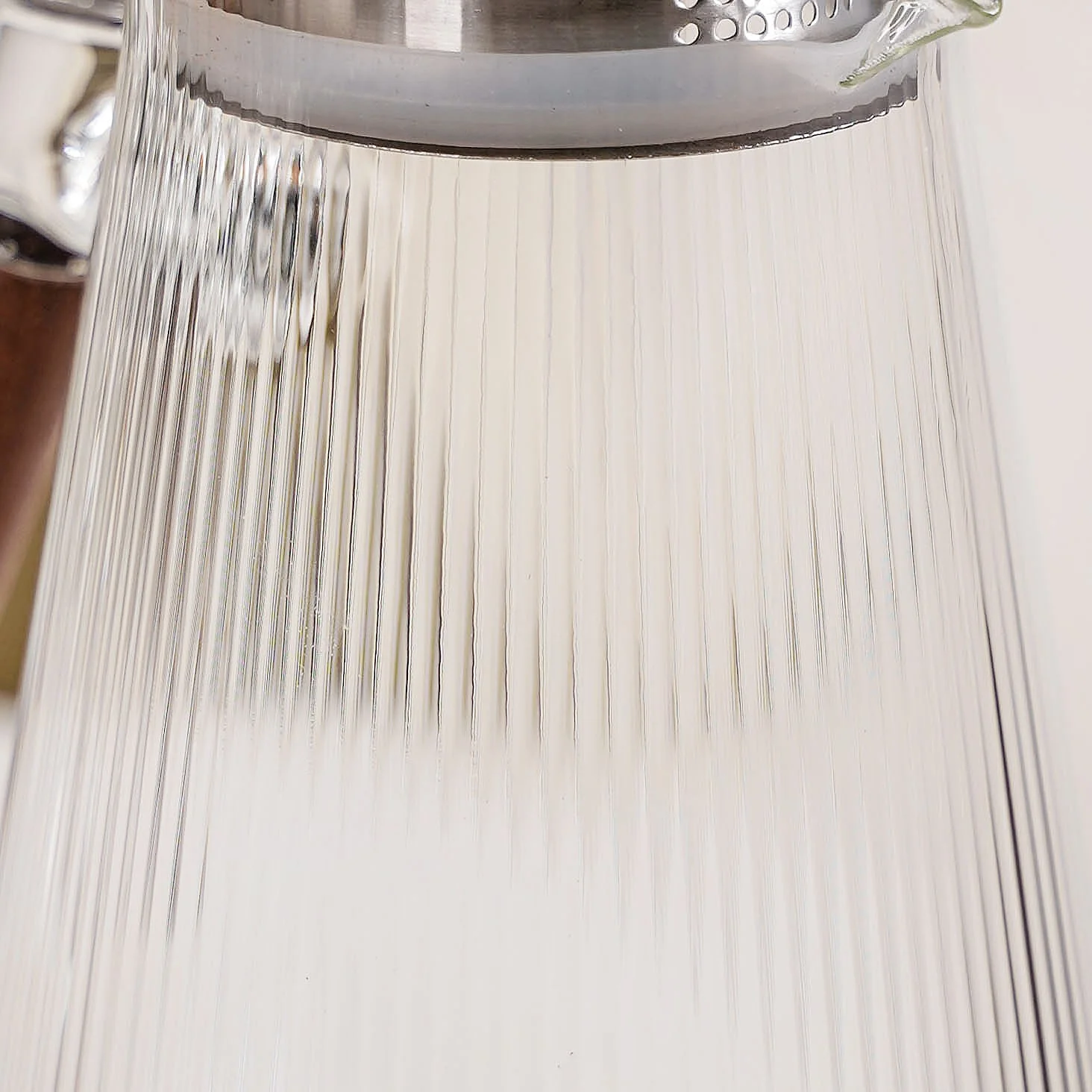 Borosilicate Glass Fluted Lemonade Jug With Lid 1800ml - Image 6
