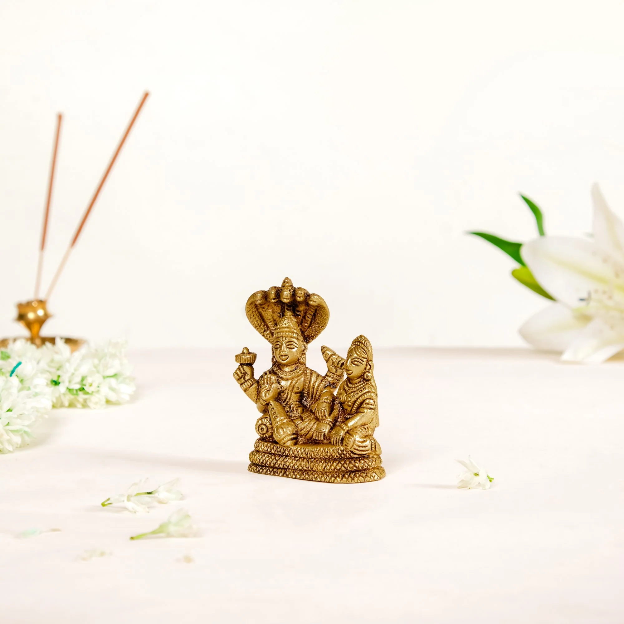 Brass Idol Of Lord Vishnu And Laxmi On Sheshnag 7cm - Image 8