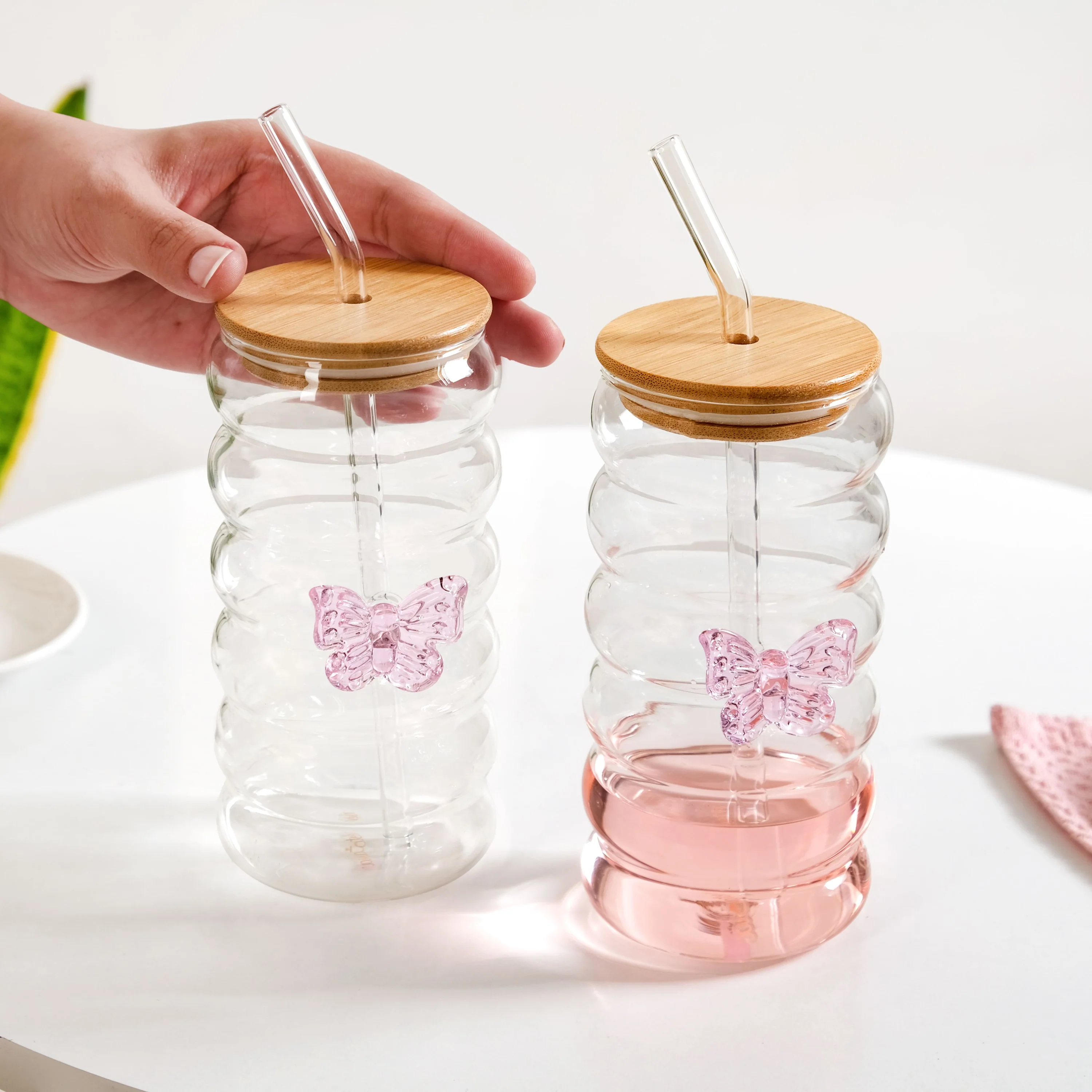 Butterfly Glass Tumbler With Straw Set Of 2 500ml - Image 3