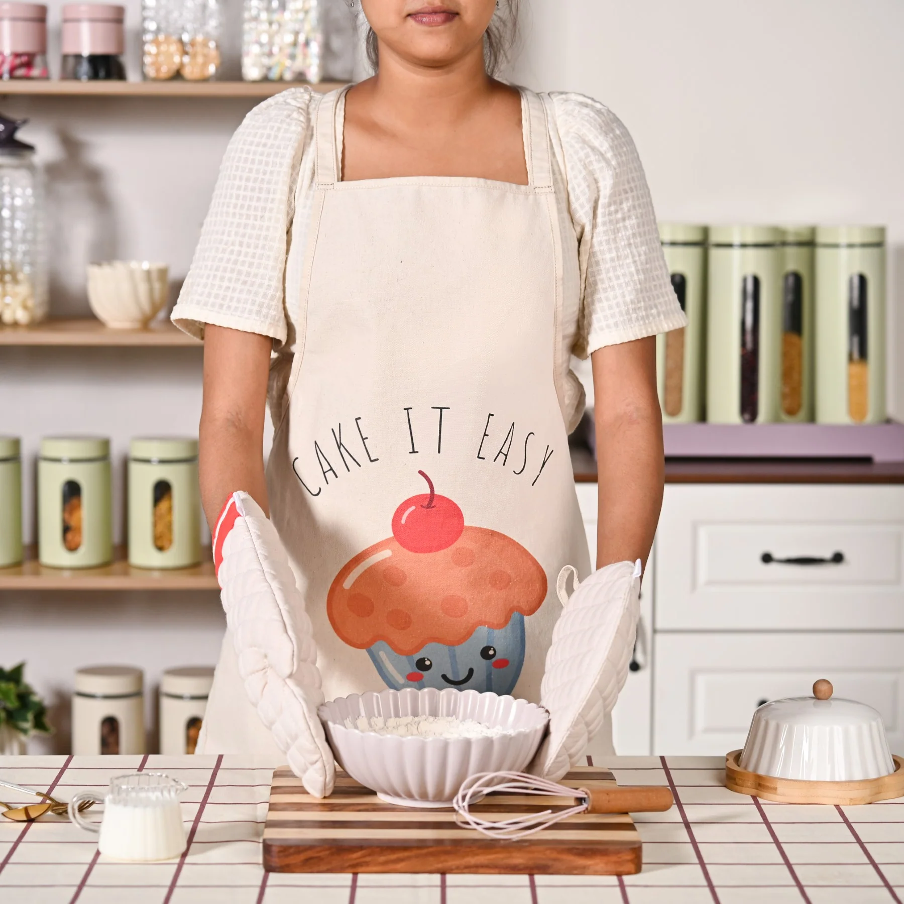 Cake It Easy Apron Mitten Pot Holder Set Of 3 - Image 2