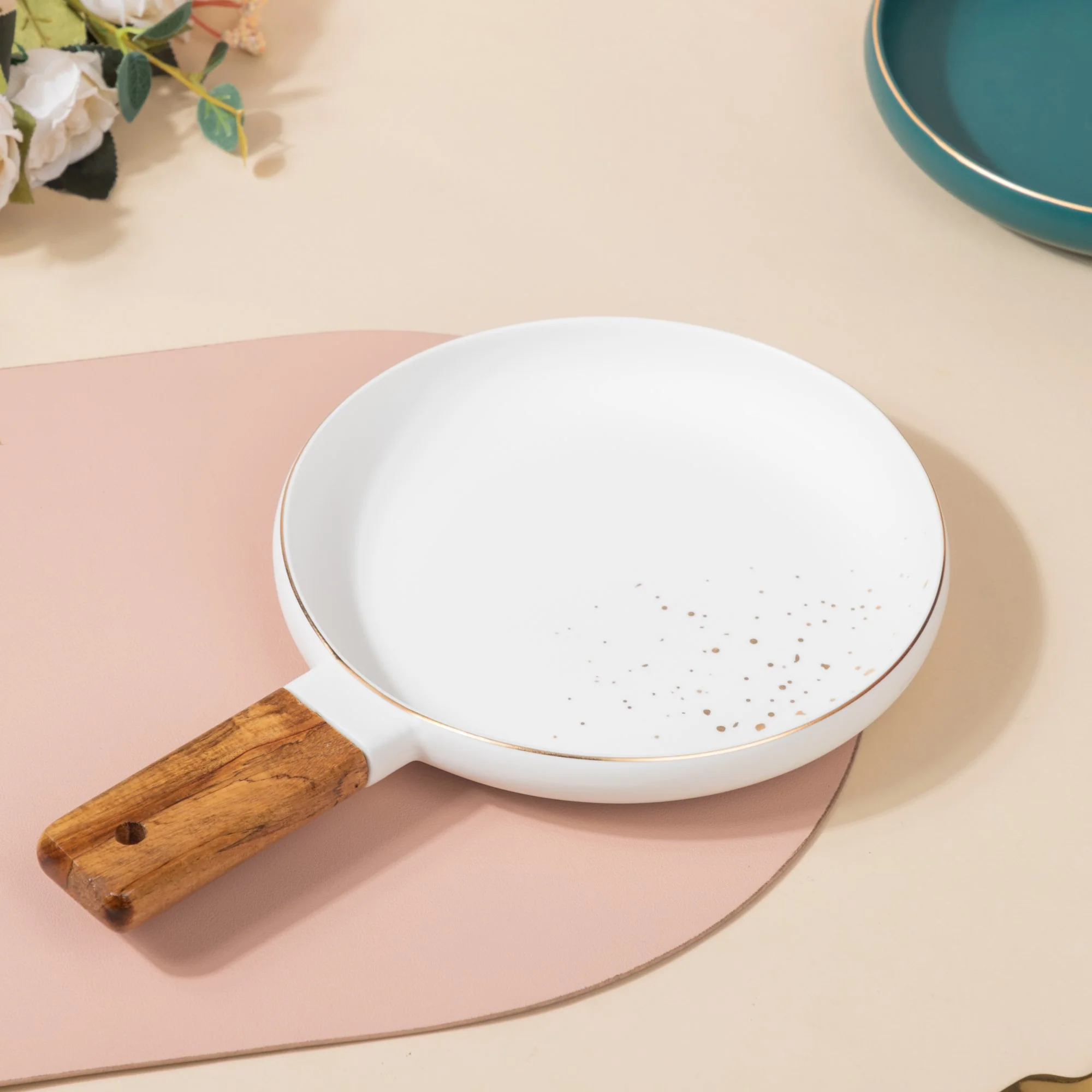 CARA Plate With Wooden Handle - Image 6