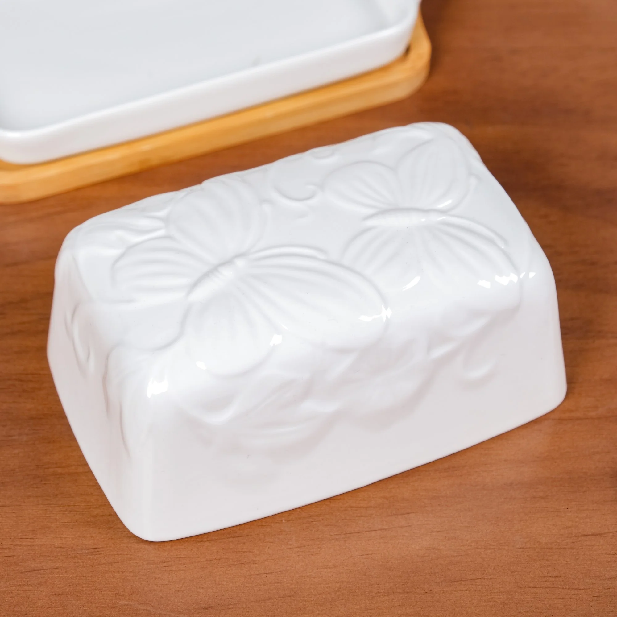 Ceramic Butter Dish With Lid And Wooden Tray - Image 7