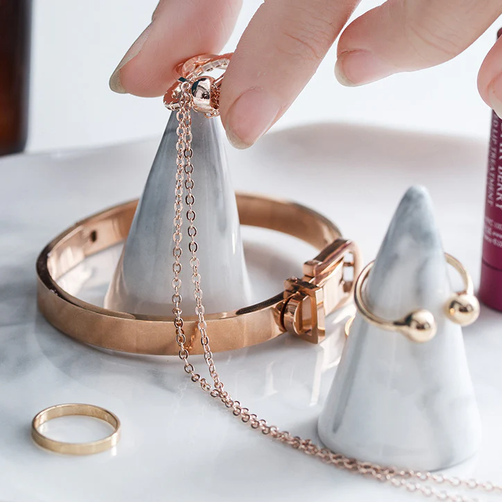 Ceramic Ring Holder - Image 9