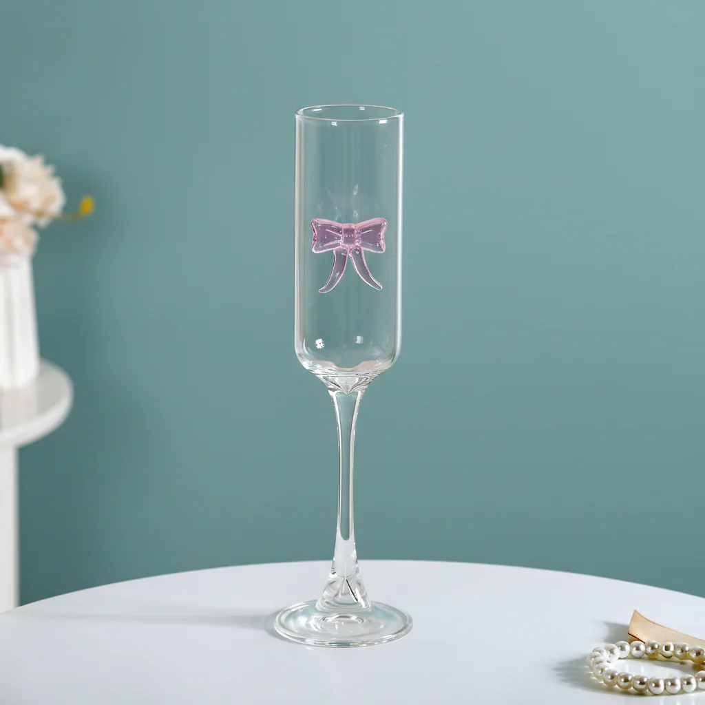 Champagne Glass With 3D Pink Bow 200ml - Image 2
