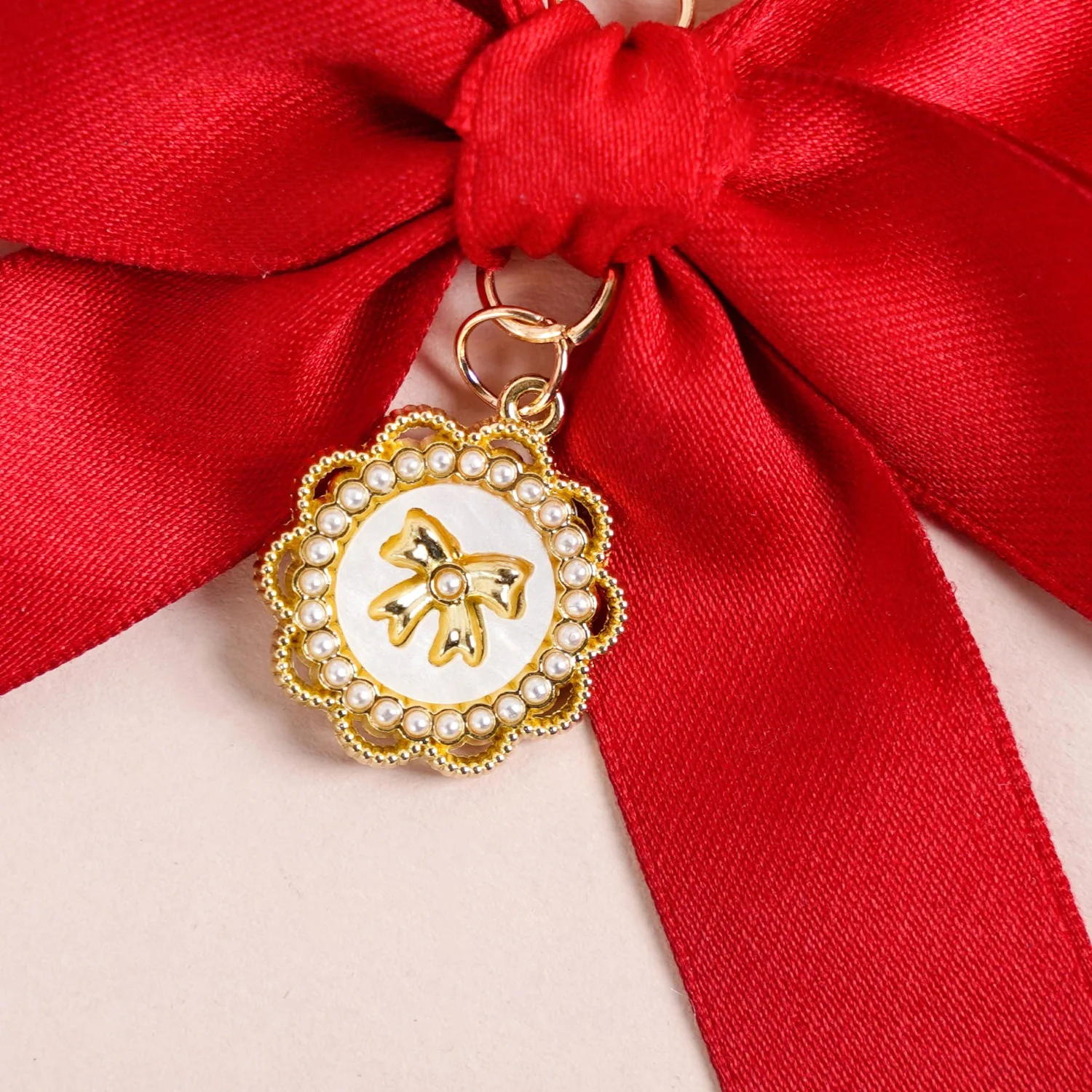 Charming Red Bow Keychain With Pearls - Image 7