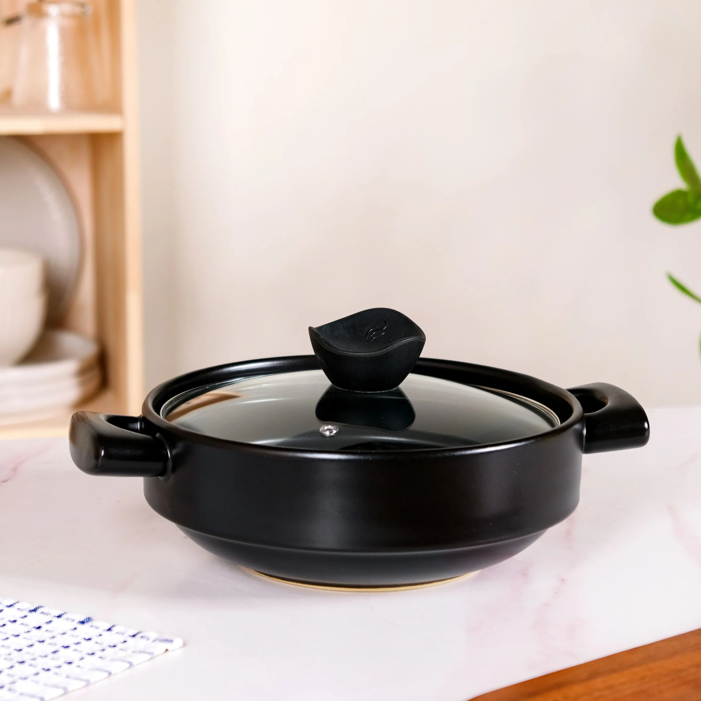 Classic Black Korean Ceramic Cooking Pot 2000ml - Image 9