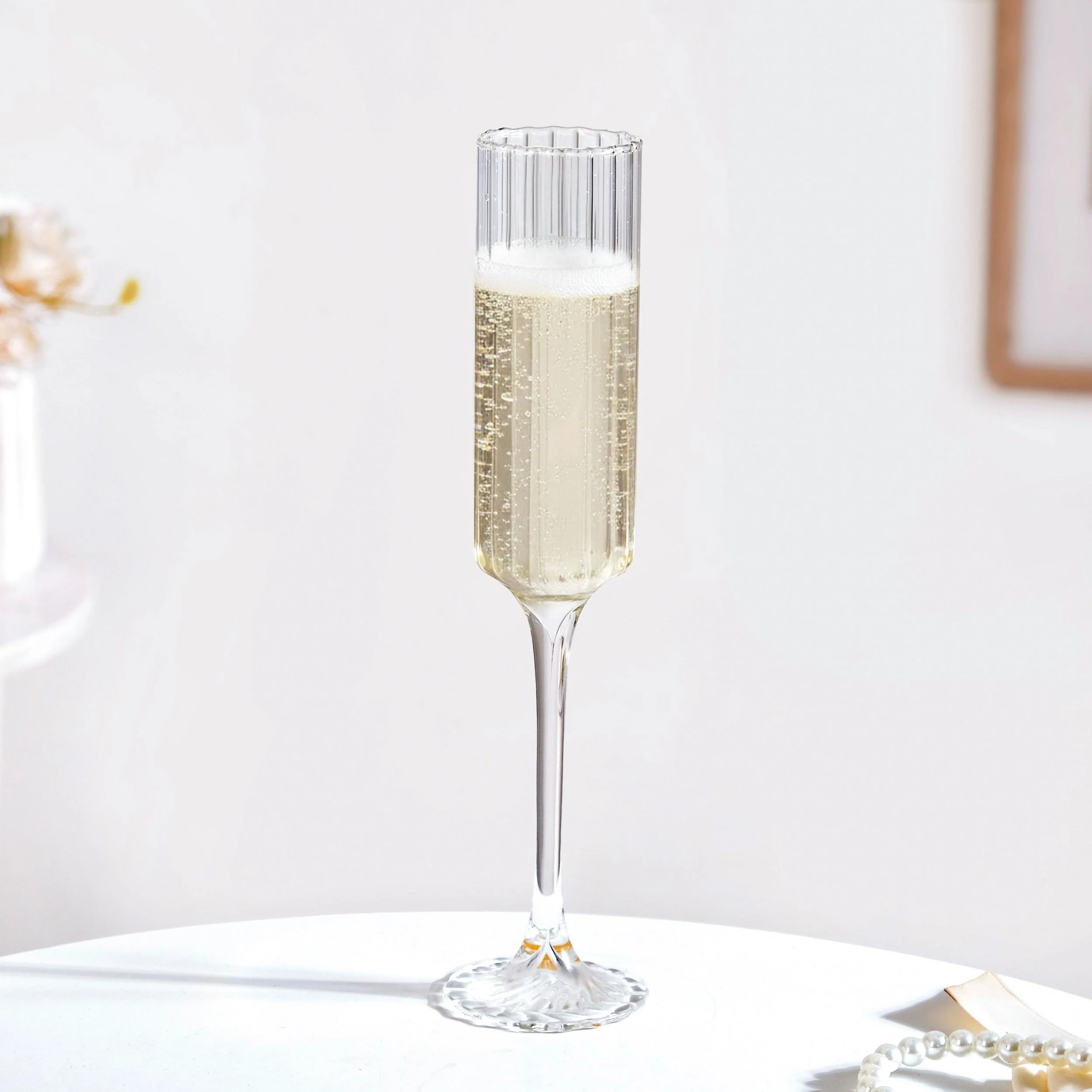 Classic Ribbed Champagne Glass 180ml - Image 2