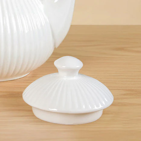 Classic Vintage Ceramic Teapot 600ml - Image 7