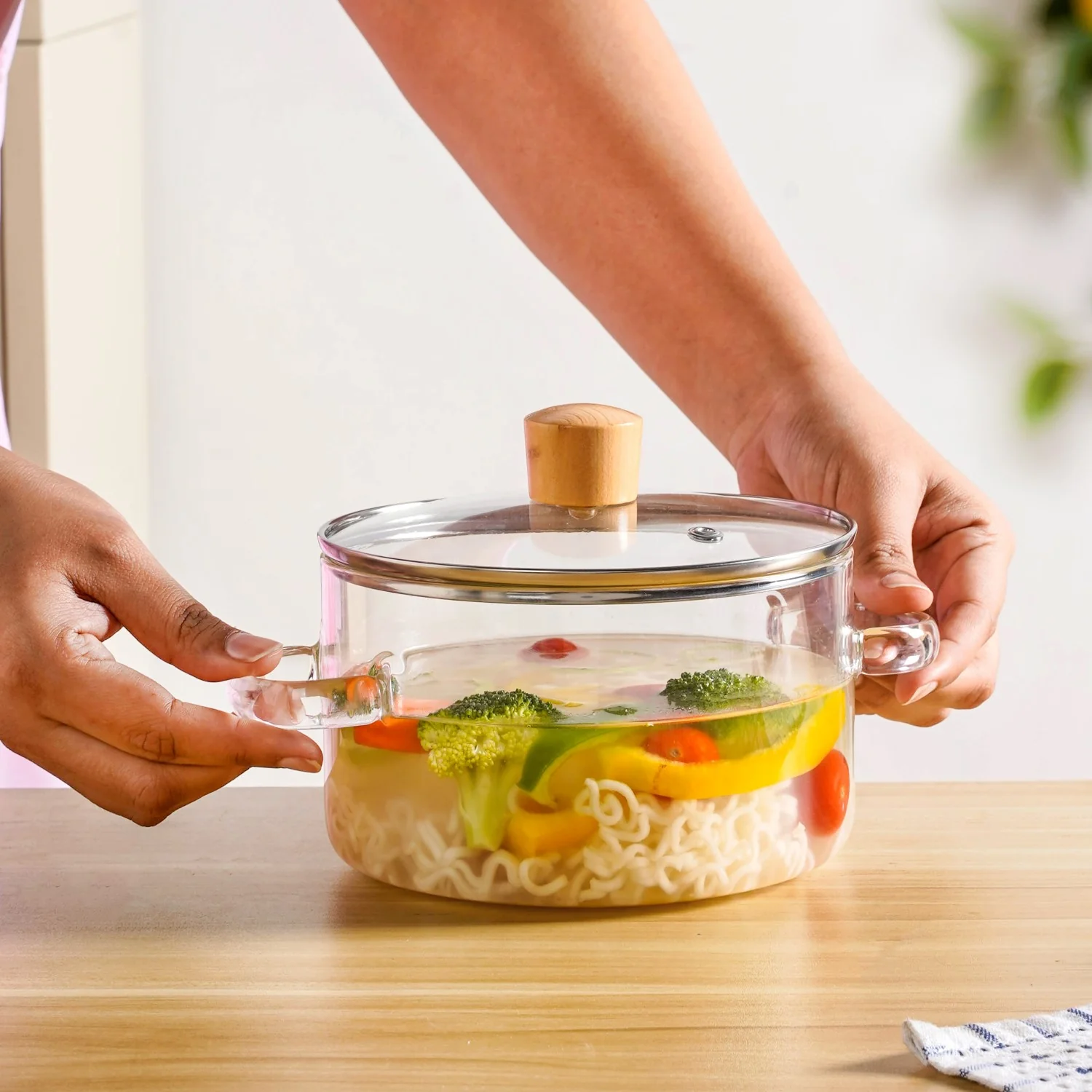 Clear Borosilicate Glass Cooking Pot With Lid 1800ml - Image 3