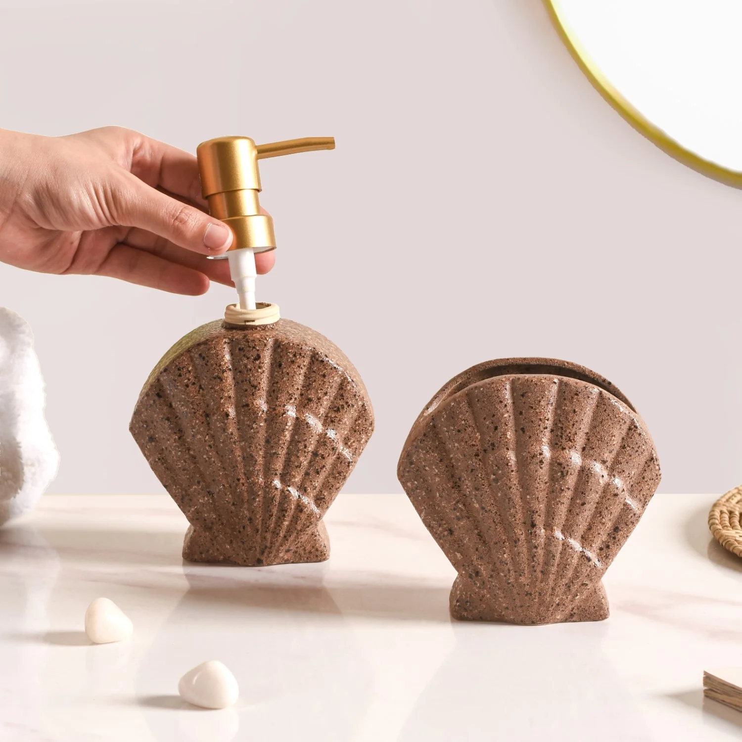 Coastal Shell Stoneware Bath Set Of 2 Brown - Image 3