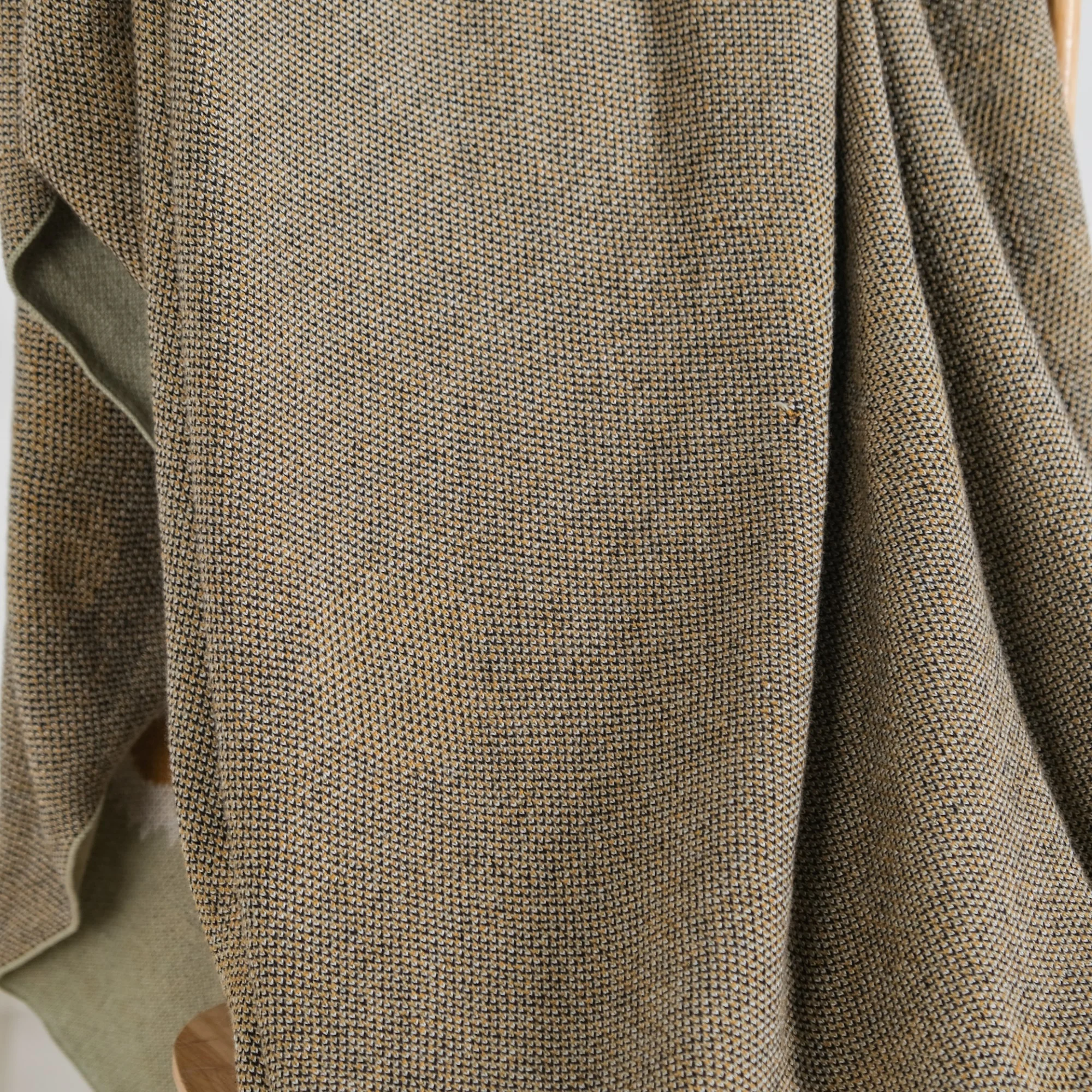 Daisy Delight Pure Cotton Throw Blanket - Image 8