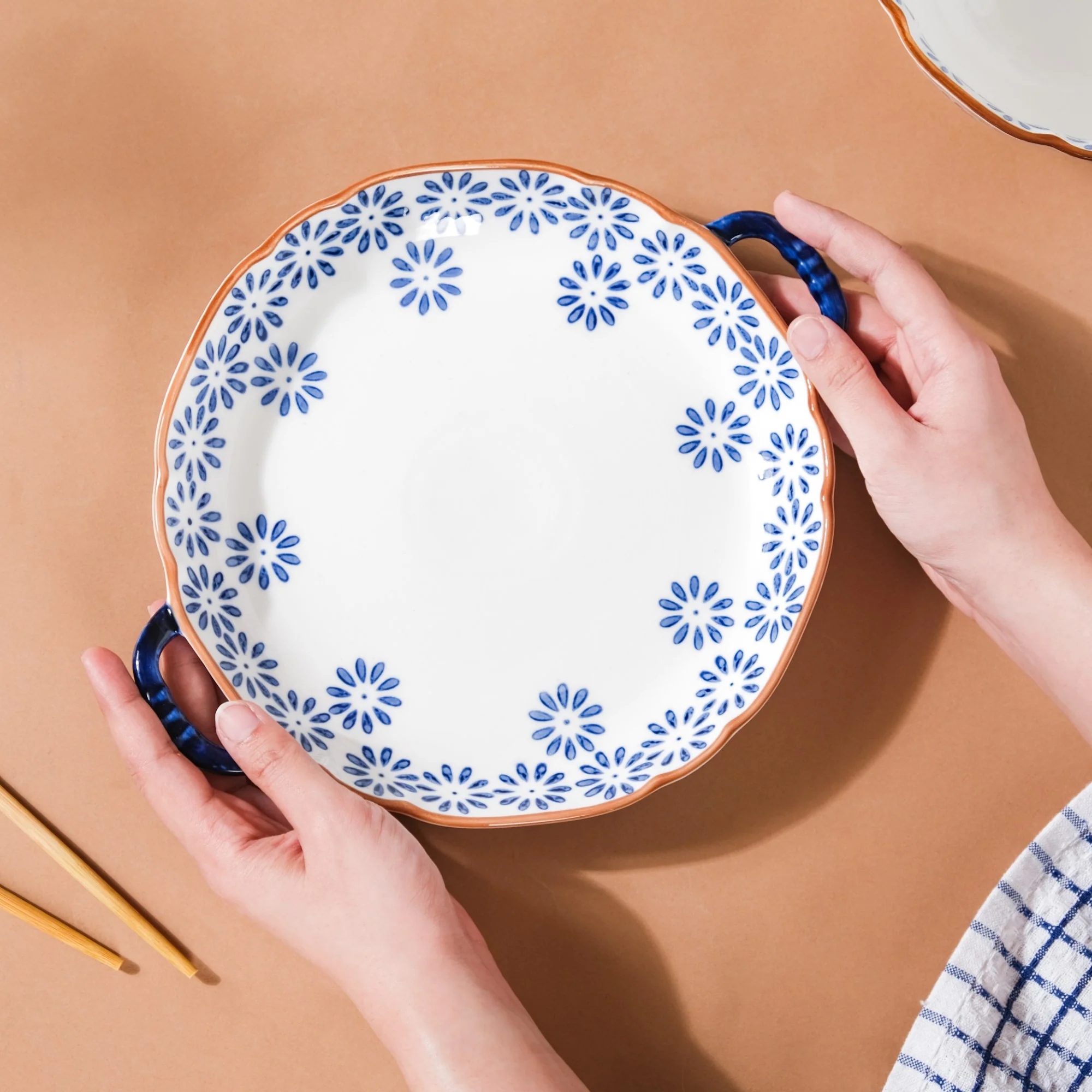 Daisy Dish with Handles - Image 4