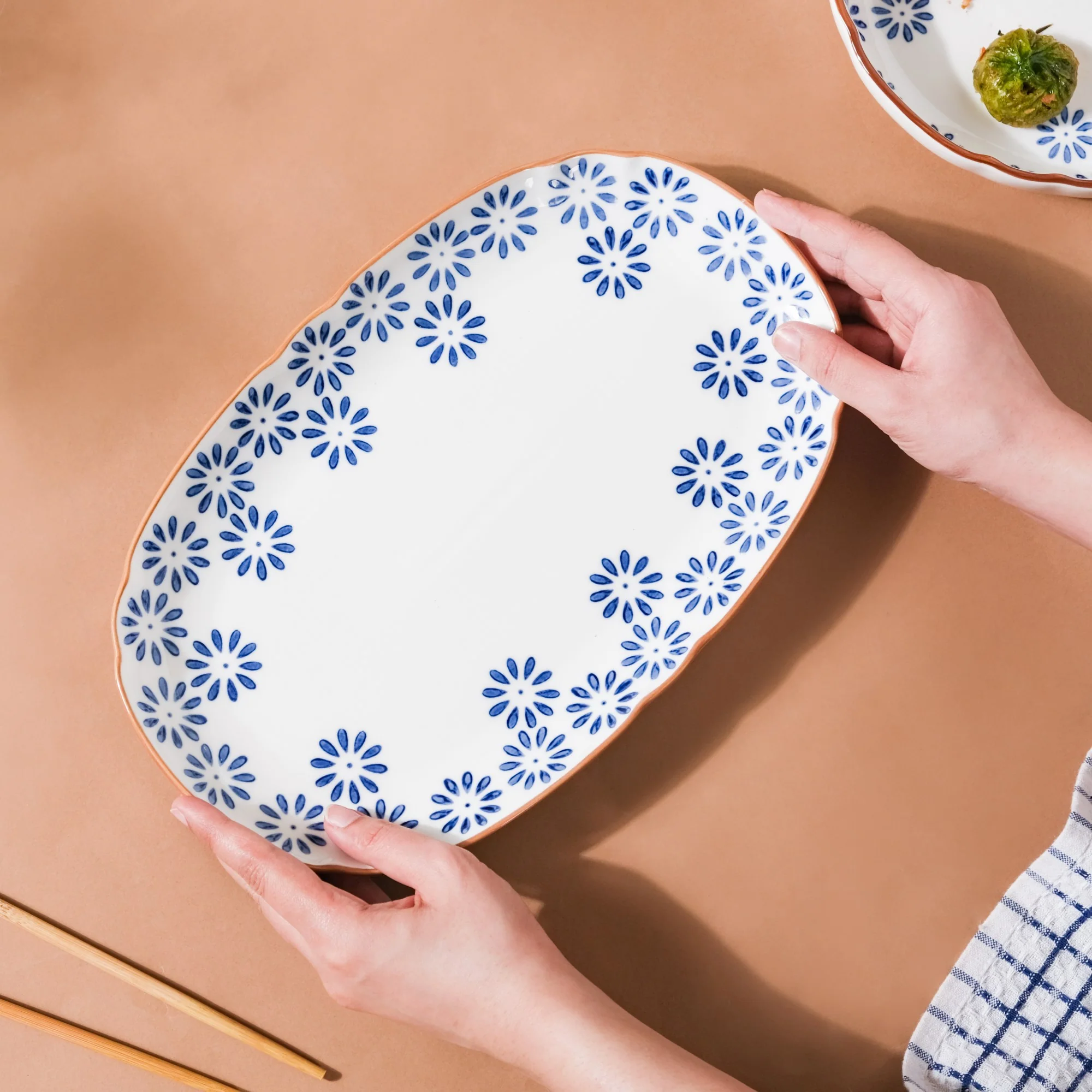 Daisy Long Plate - Image 3
