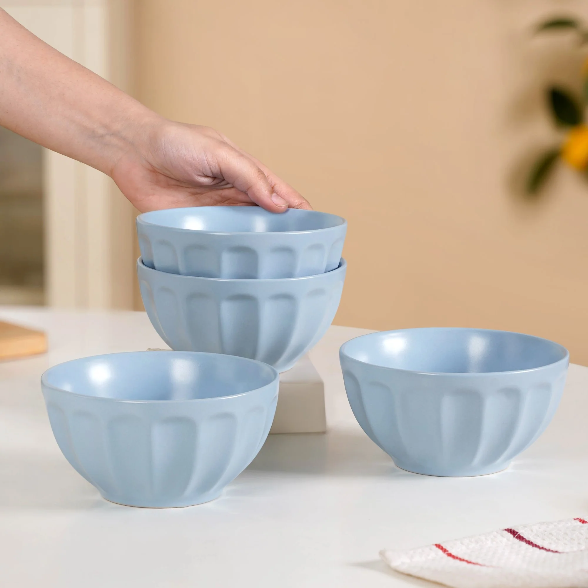 Embossed Baby Blue Ceramic Bowl Set Of 4 580ml - Image 3