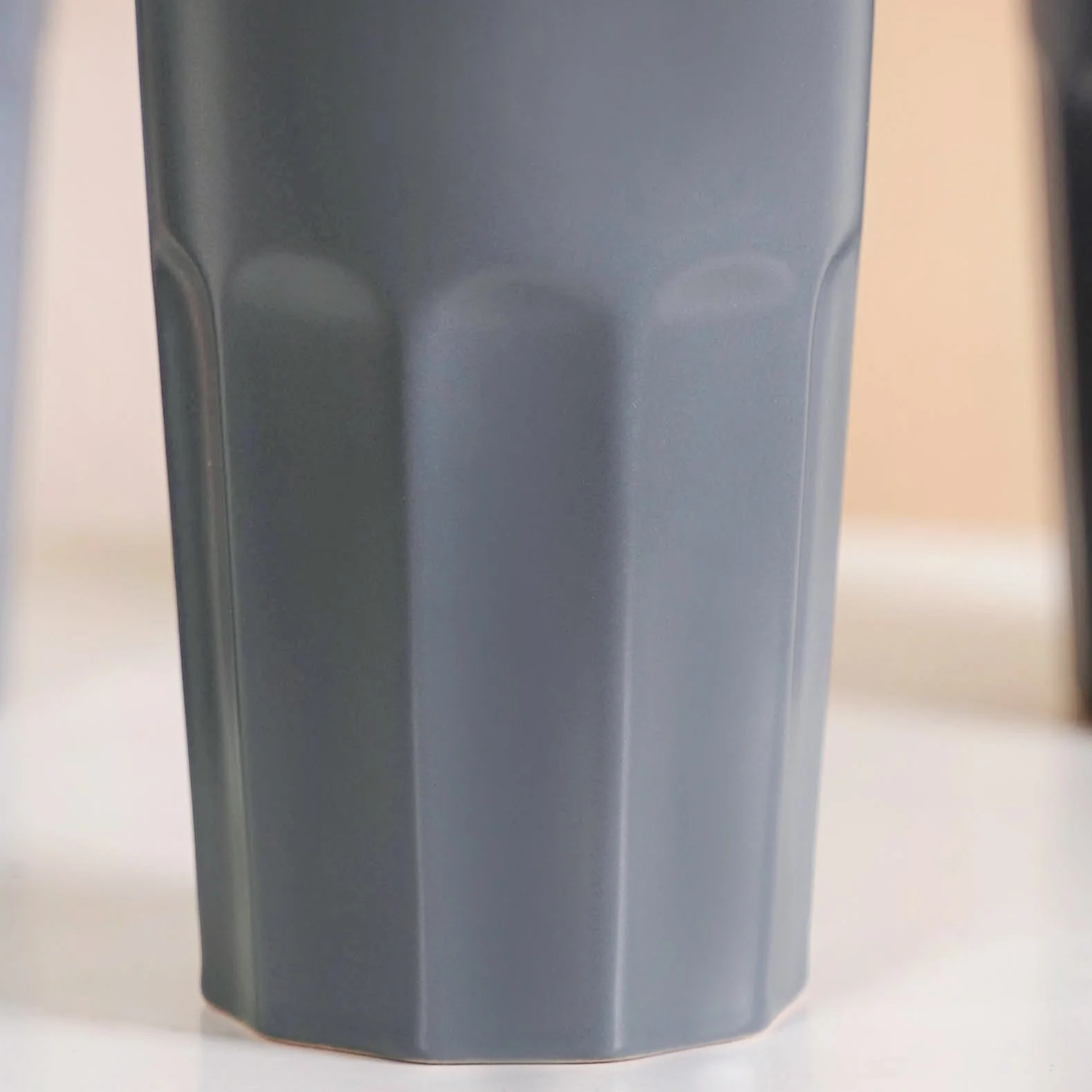 Embossed Cool Grey Ceramic Tumbler Set Of 4 380ml - Image 6
