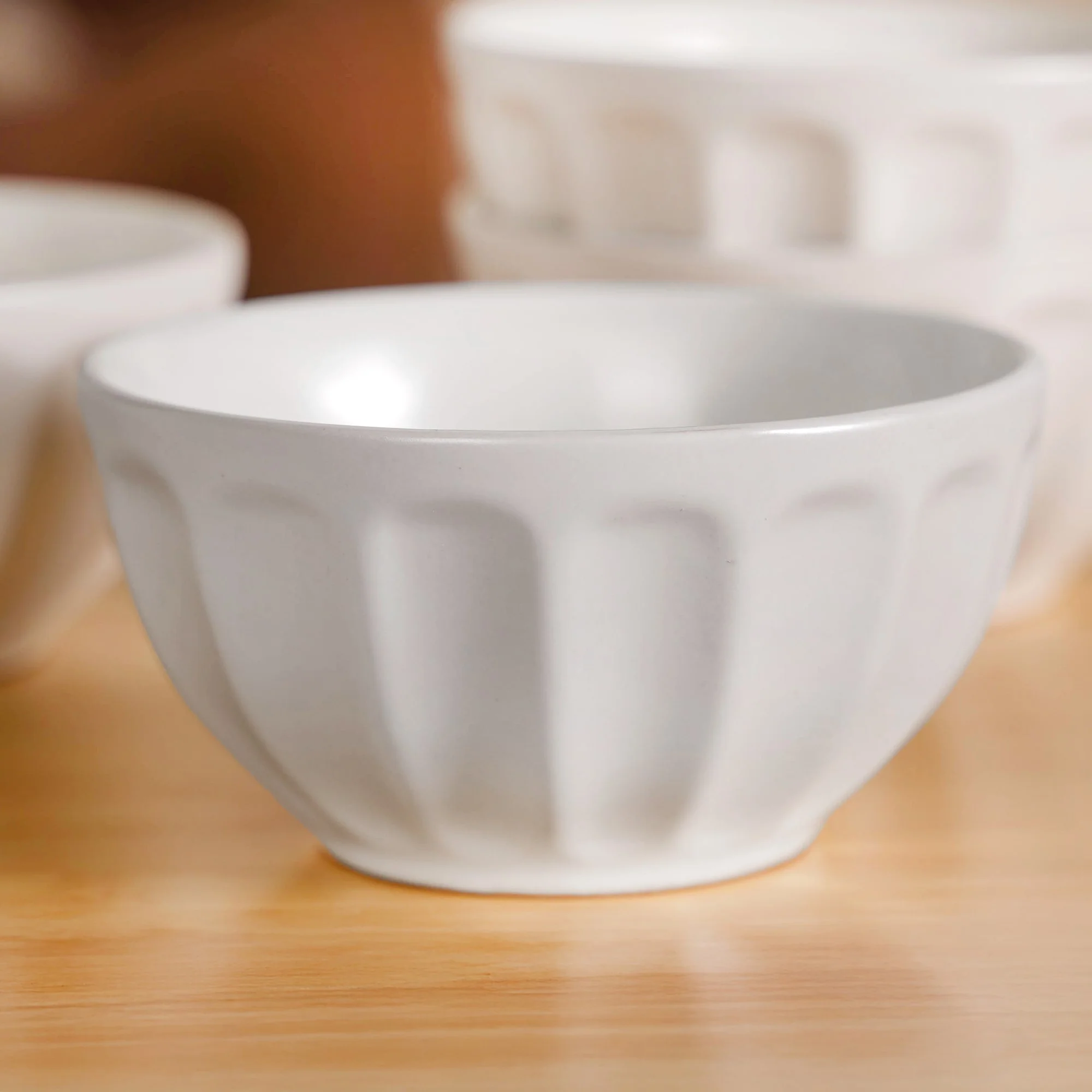 Embossed Cream Ceramic Bowl Set Of 4 580ml - Image 6