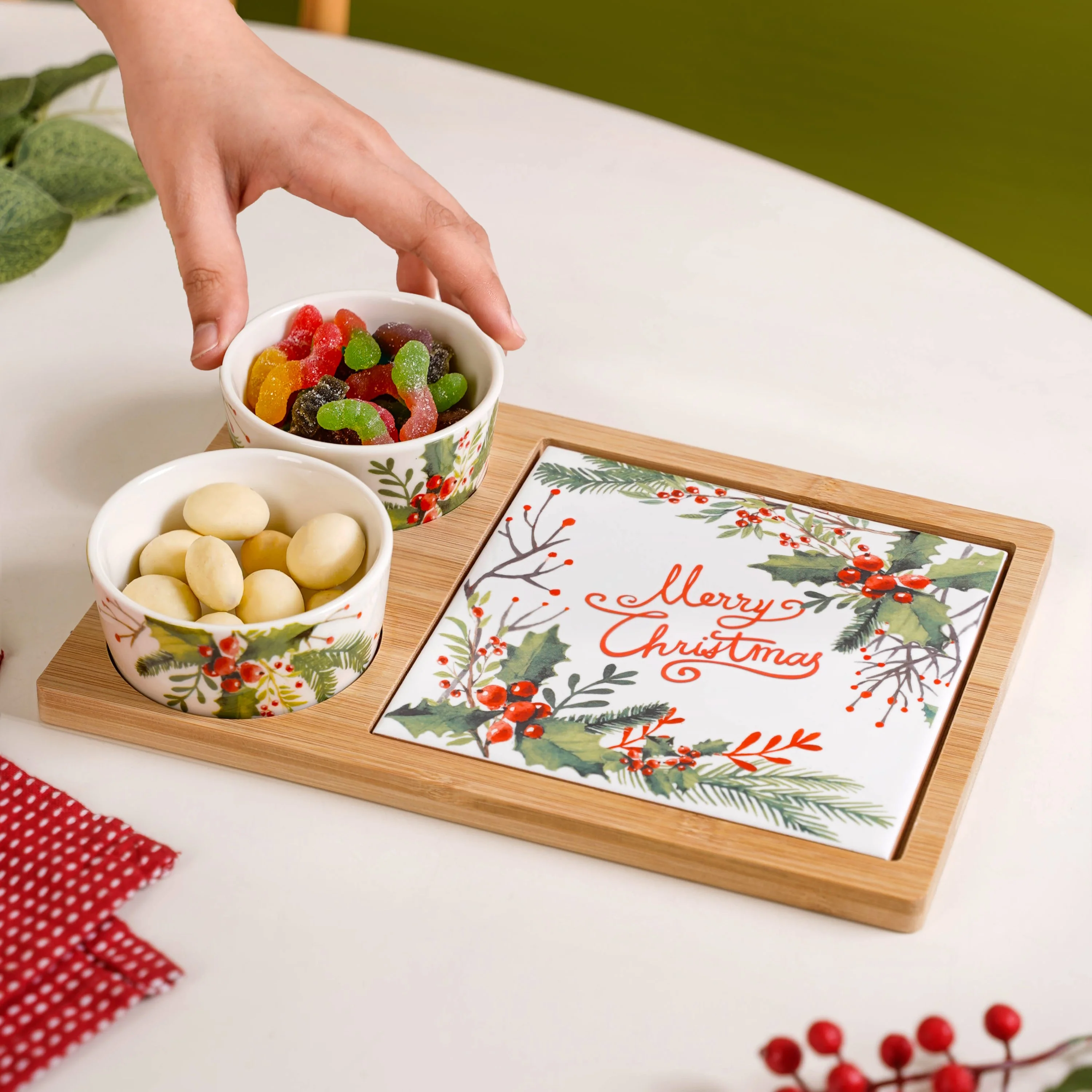 Festive Holly Berry Bowls And Platter Set Of 4 - Image 3