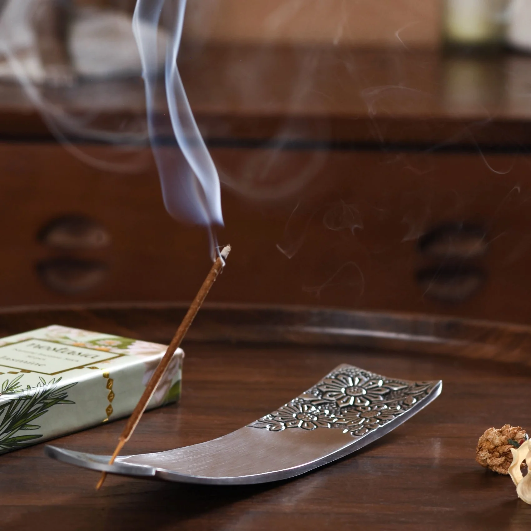 Floral Metal Incense Holder With Jasmine Incense Sticks Gift box - Image 10