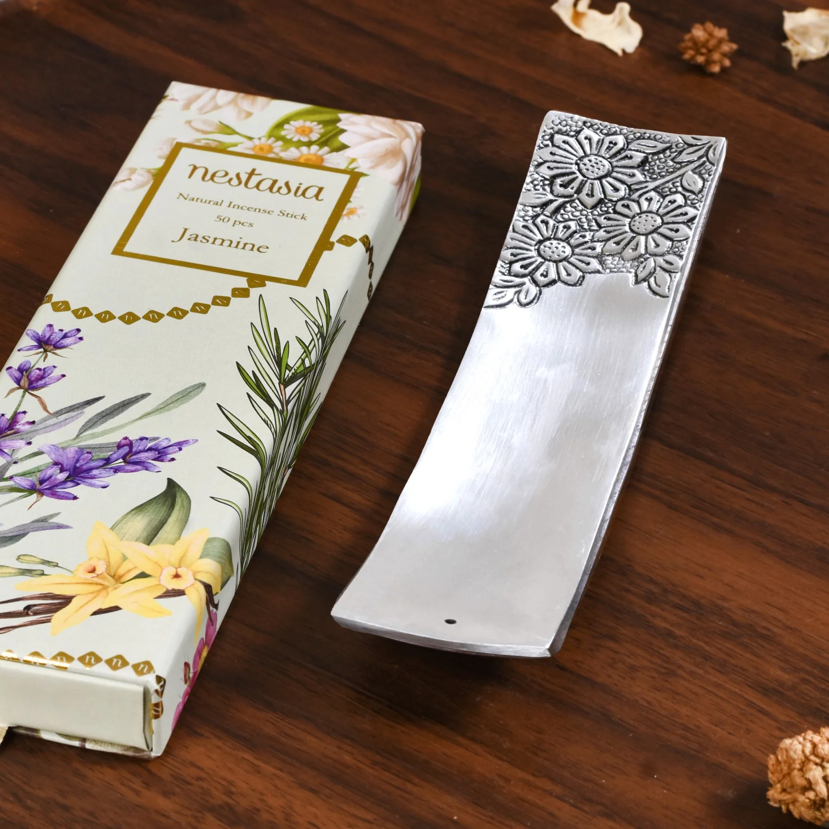 Floral Metal Incense Holder With Jasmine Incense Sticks Gift box - Image 3