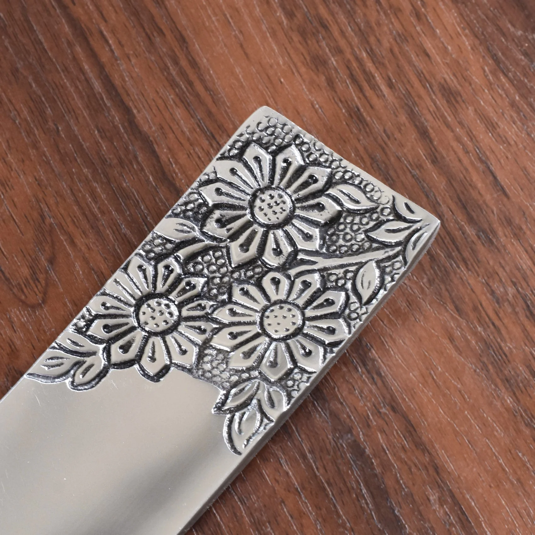 Floral Metal Incense Holder With Jasmine Incense Sticks Gift box - Image 9