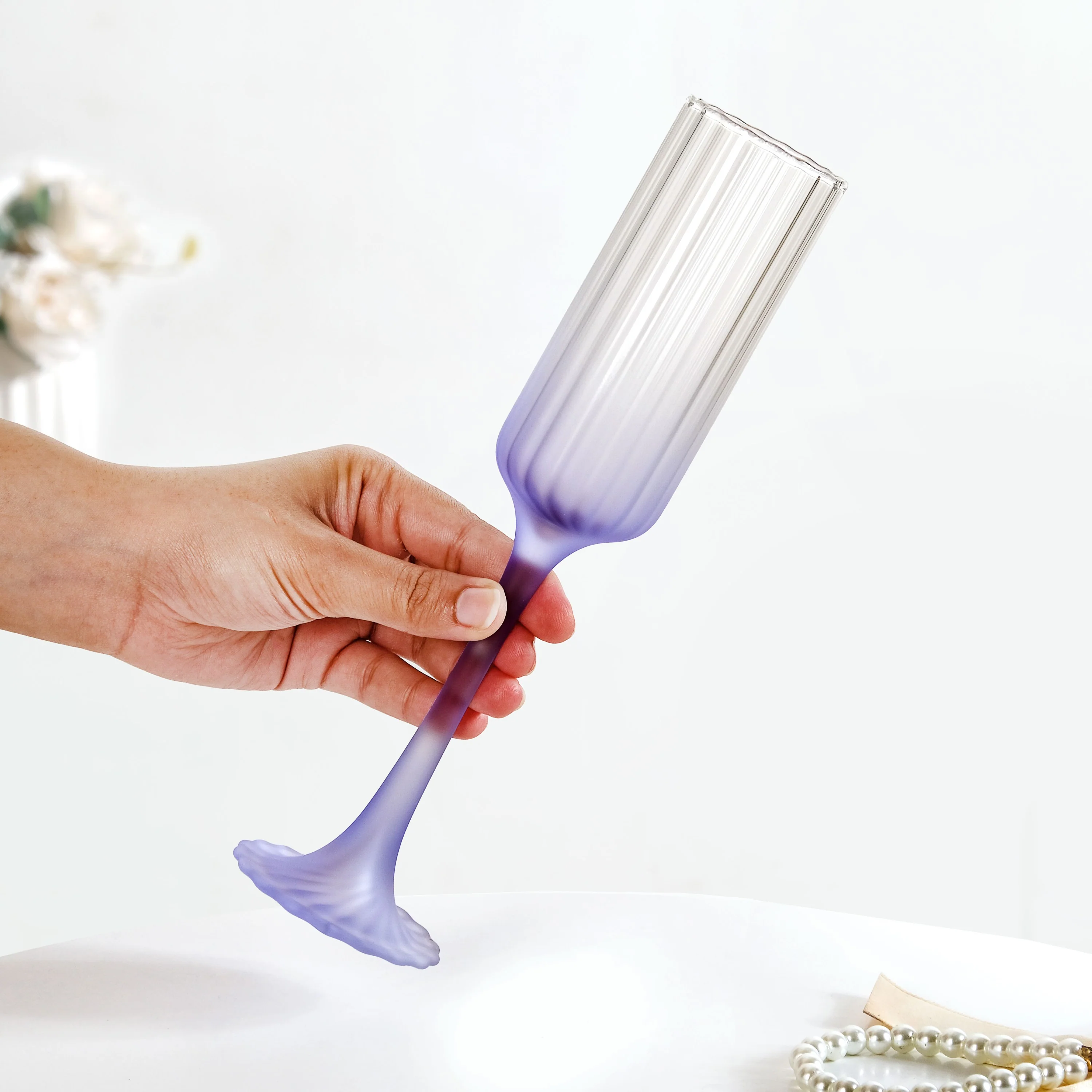 Frosted Ombre Champagne Glass Lavender 200ml - Image 2