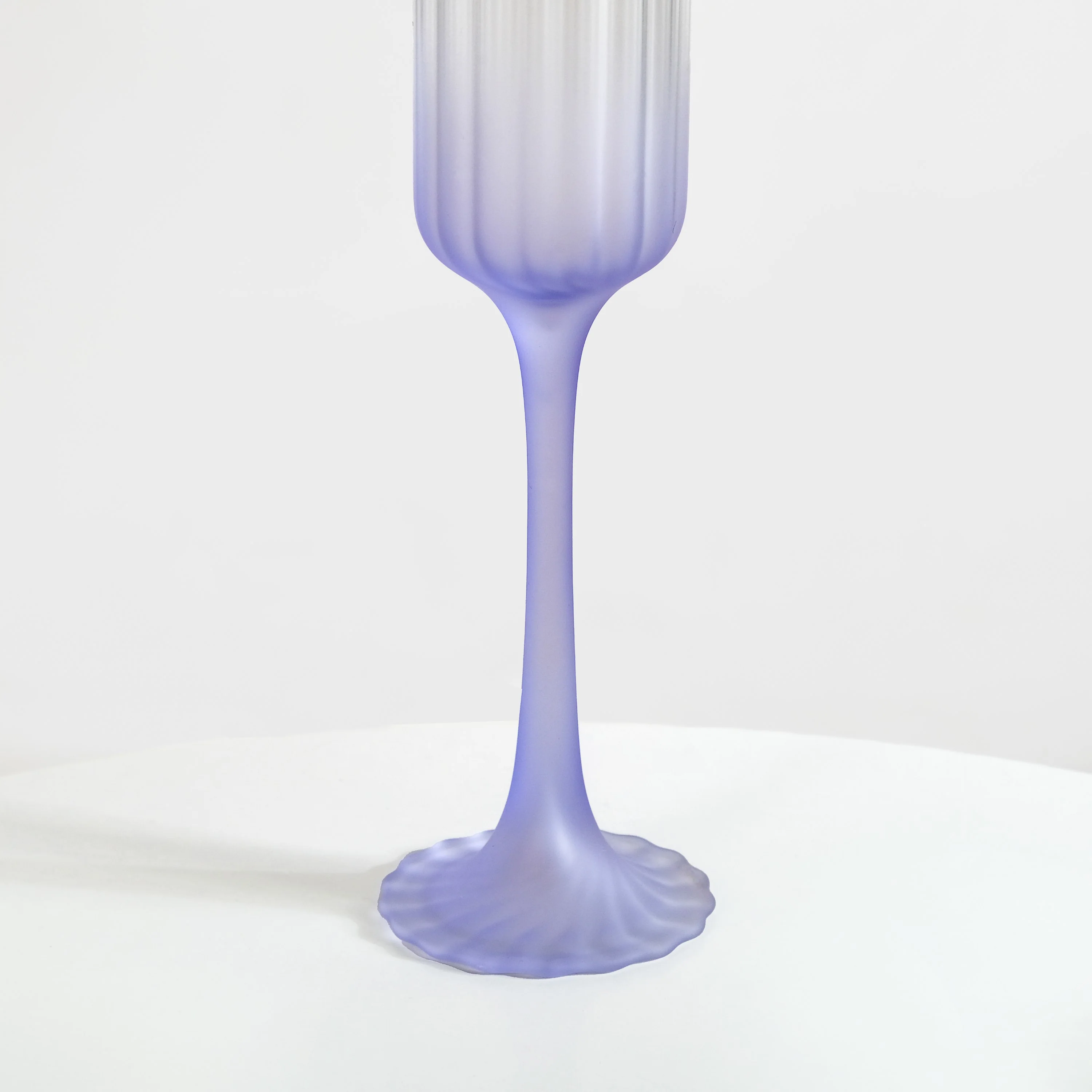 Frosted Ombre Champagne Glass Lavender 200ml - Image 6