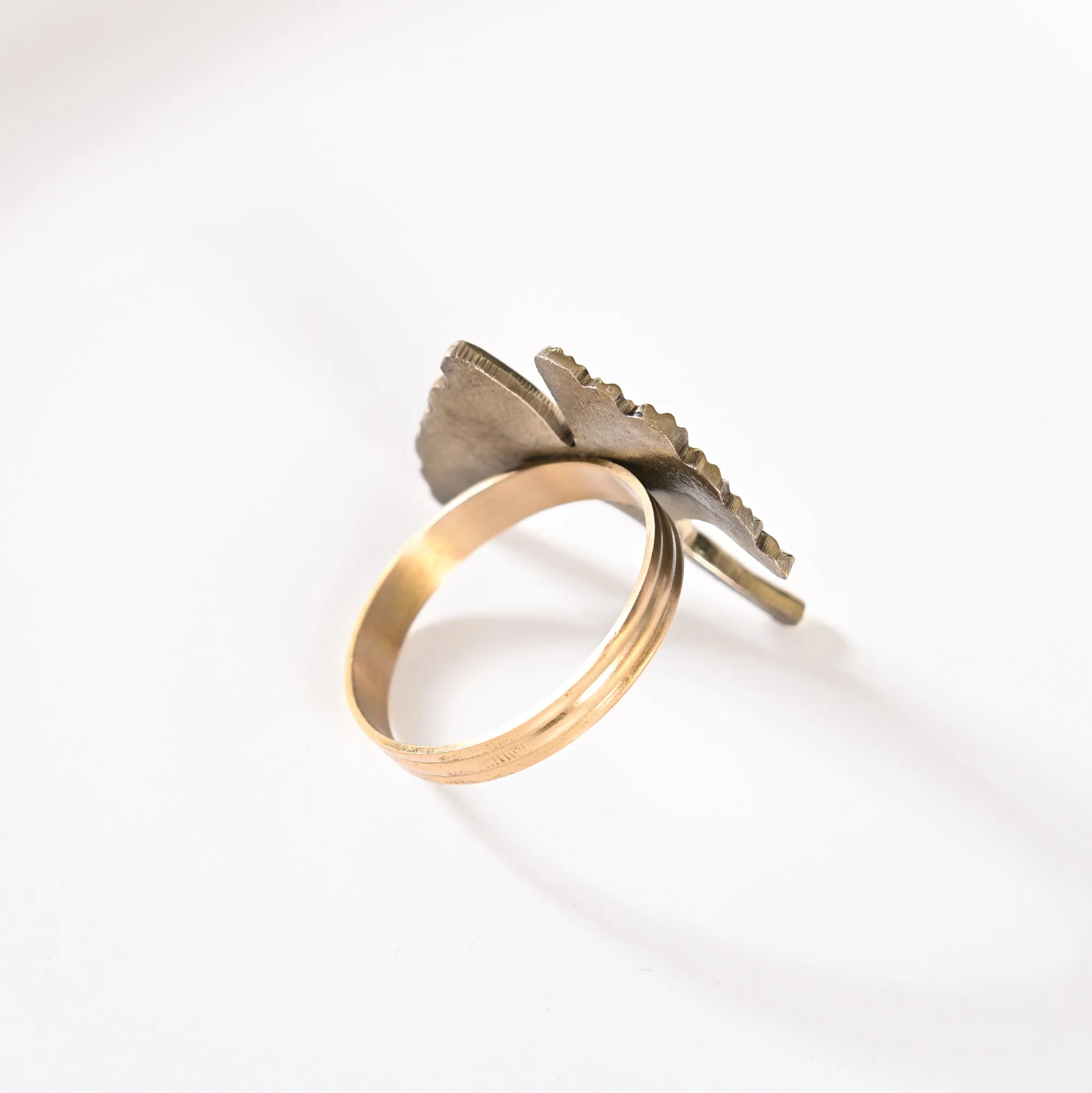 Gingko Leaf Napkin Ring In Pure Brass Set Of 6 Gold - Image 6