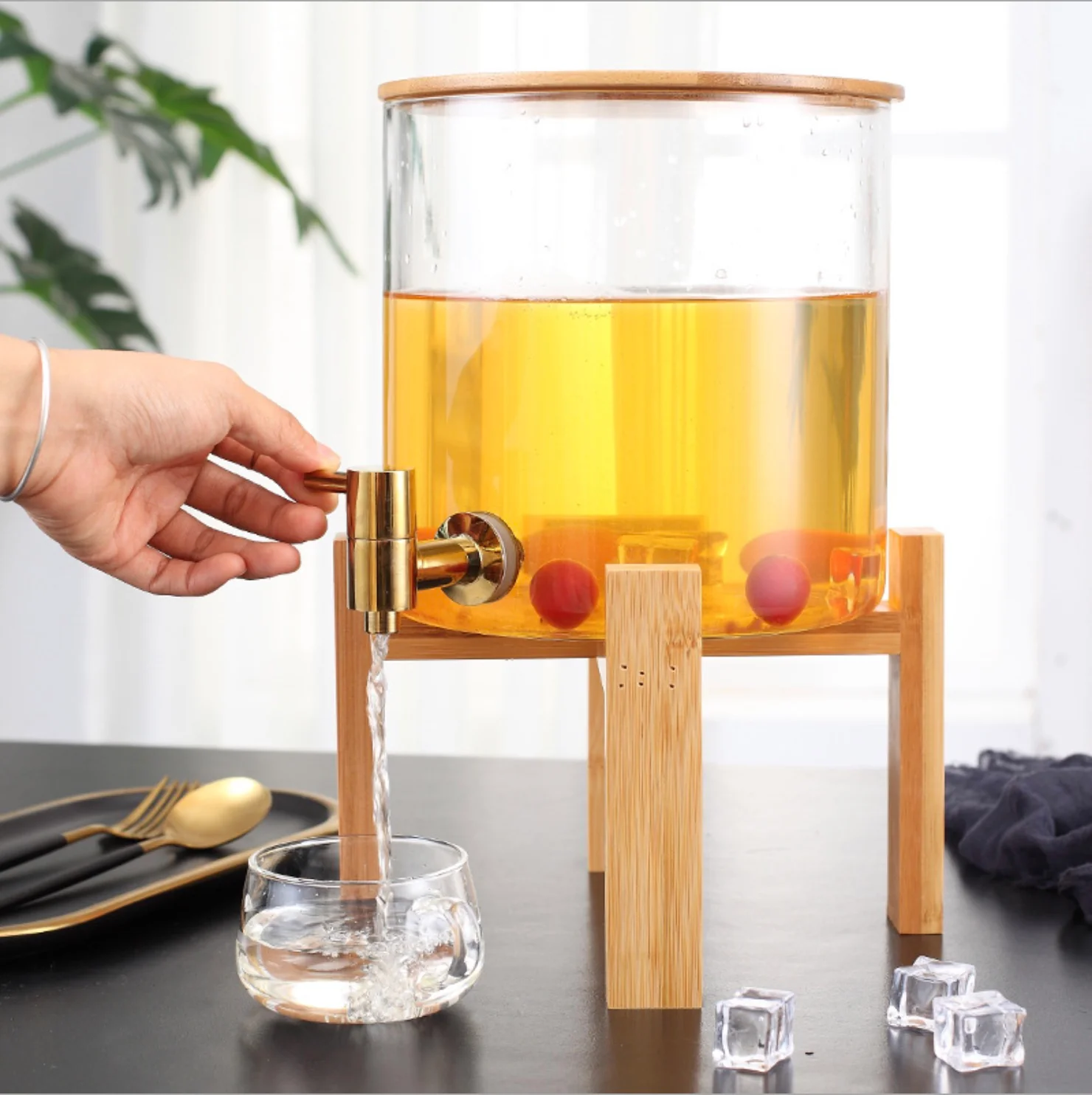 Glass Dispenser - Image 9