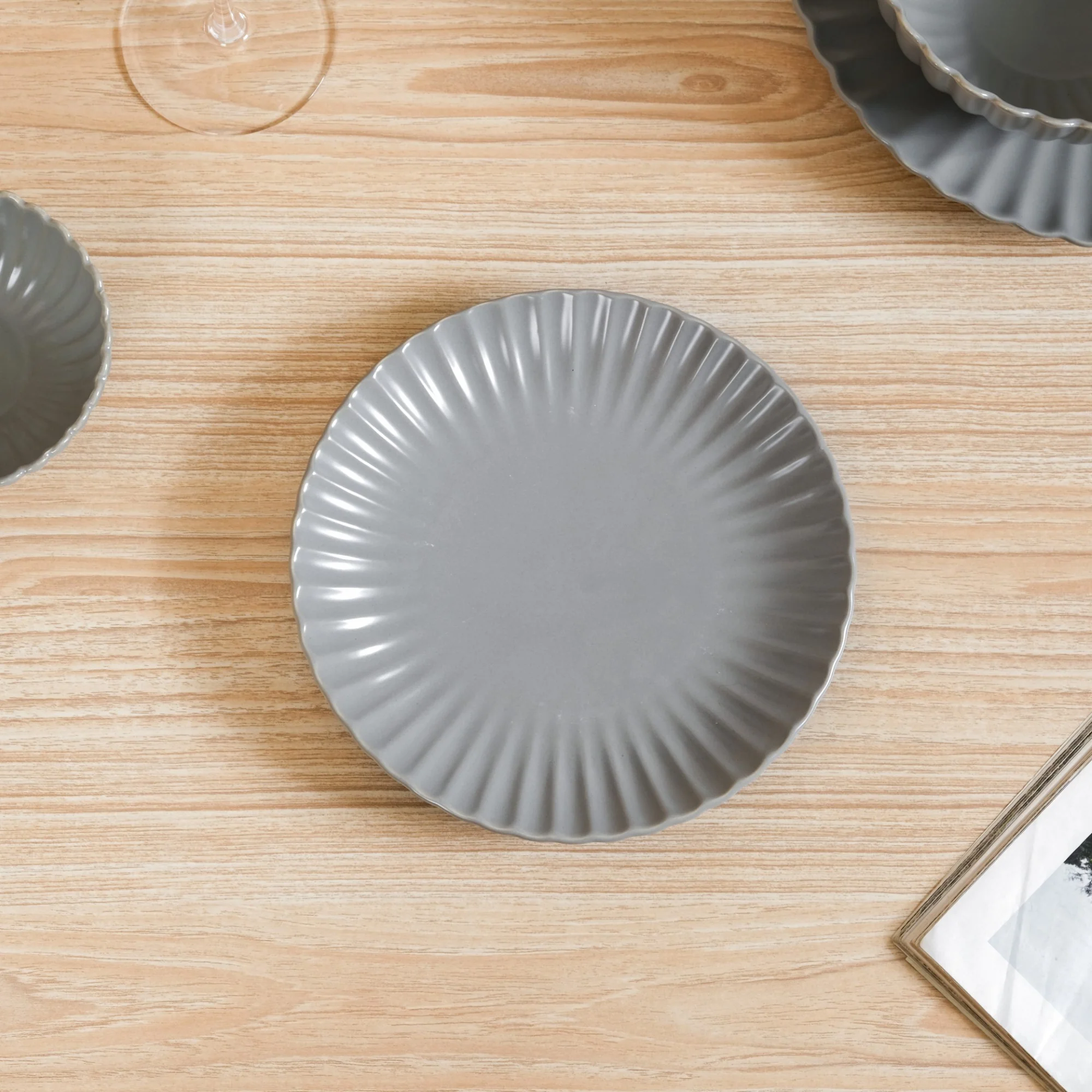 Grey Scalloped 22 Piece Dinner Set For 6 - Image 13