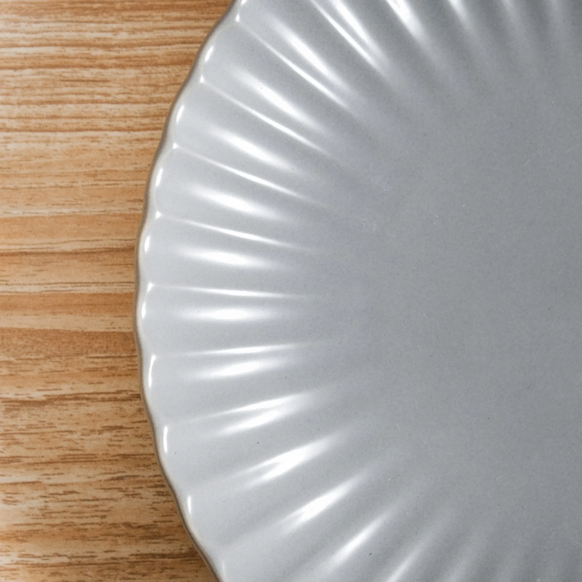 Grey Scalloped 22 Piece Dinner Set For 6 - Image 14