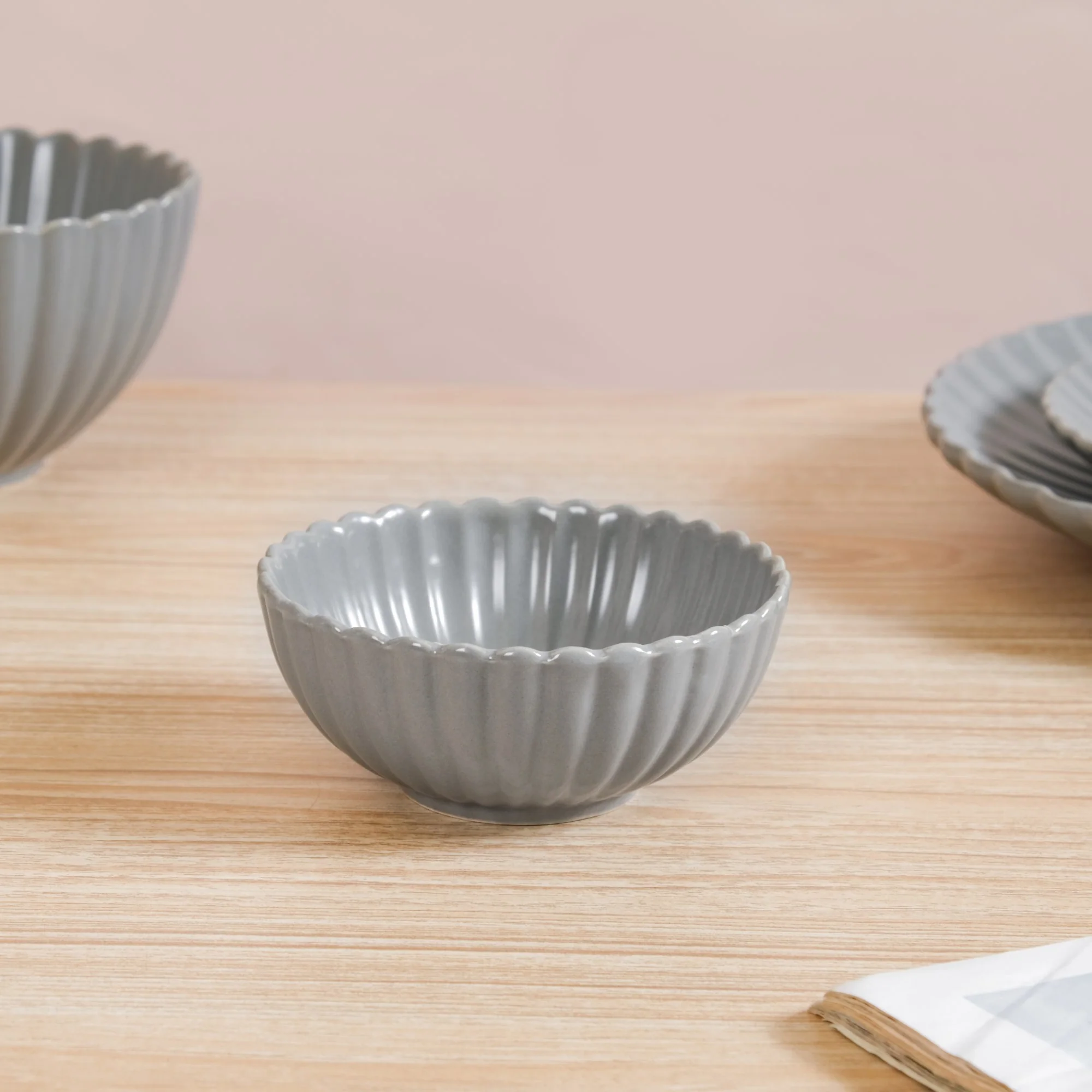 Grey Scalloped 22 Piece Dinner Set For 6 - Image 16