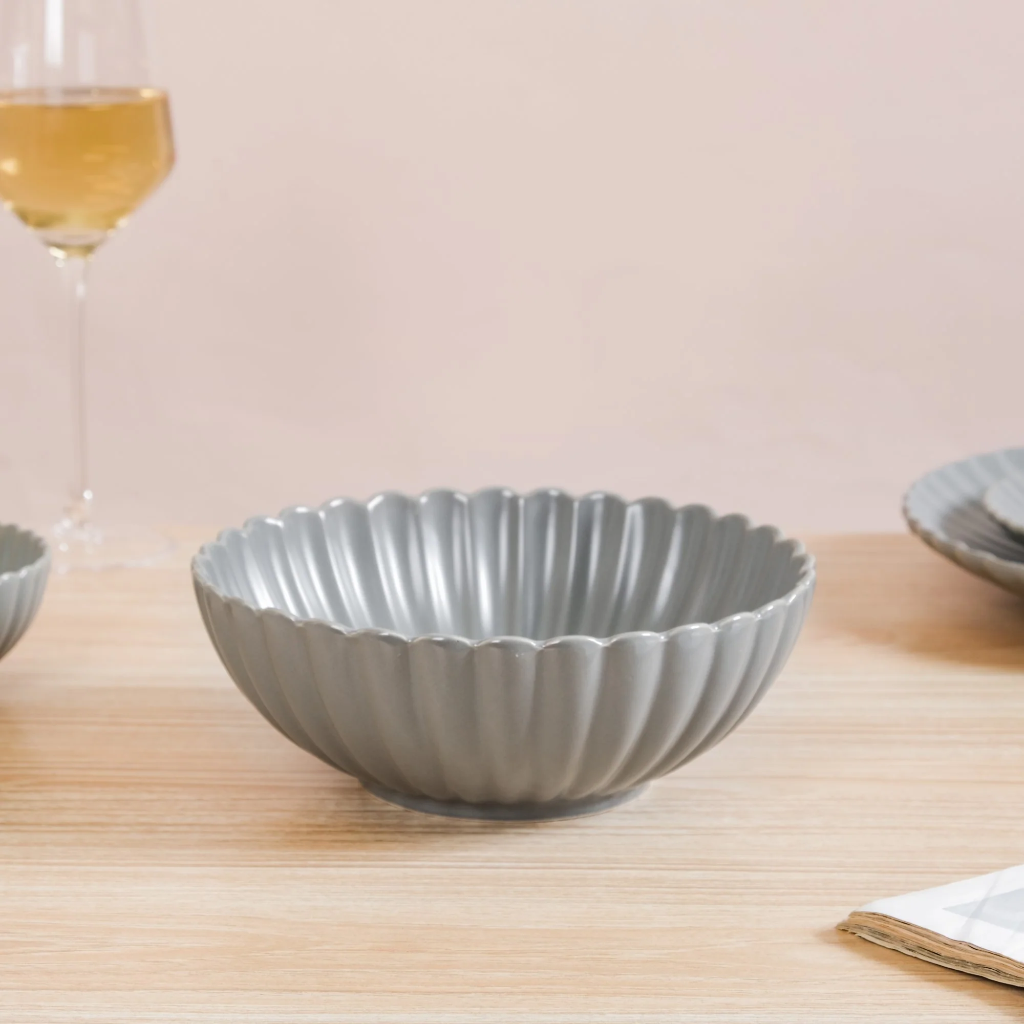 Grey Scalloped 22 Piece Dinner Set For 6 - Image 17