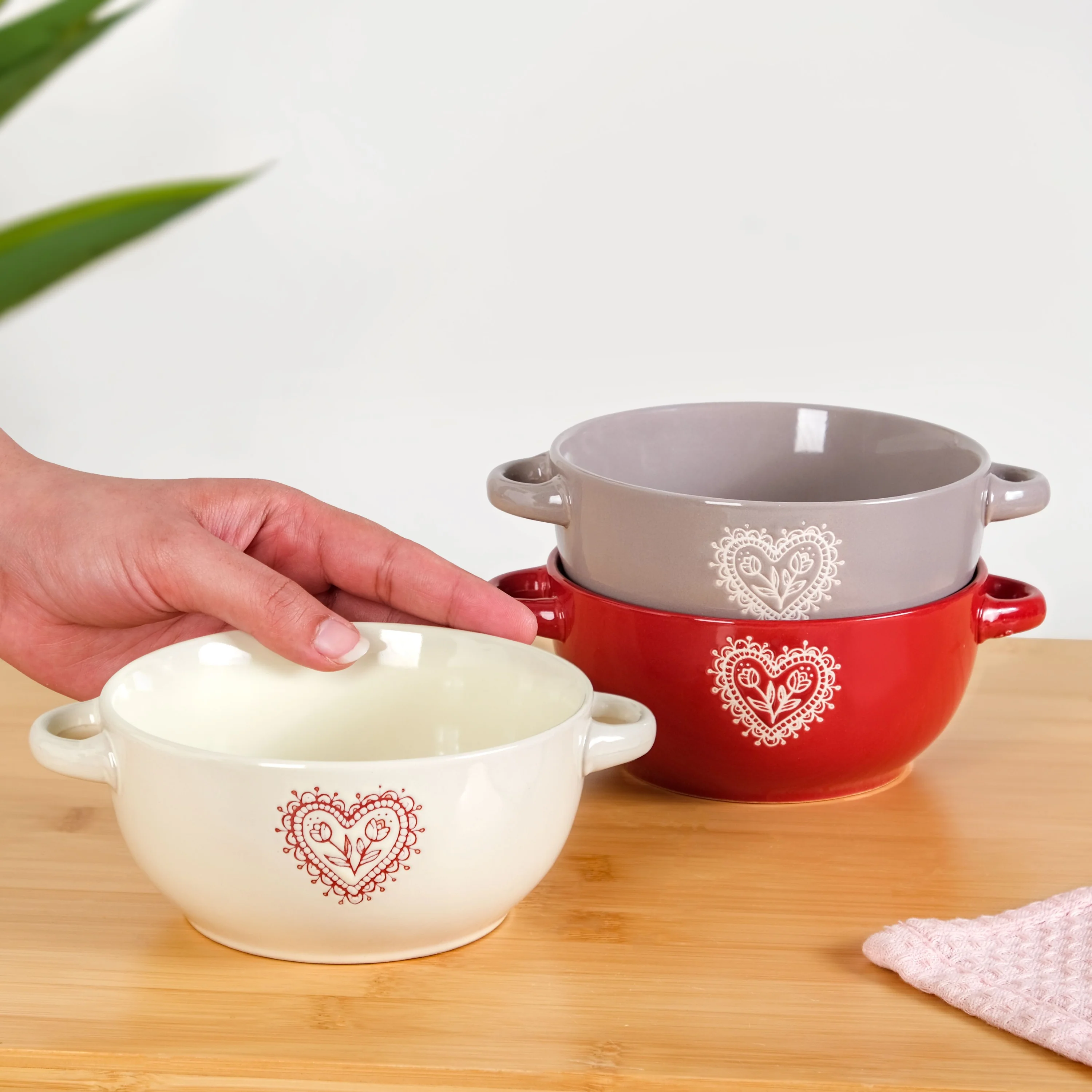 Hearty Ceramic Bowl With Handle Set Of 3 Red Grey Cream 370ml - Image 2