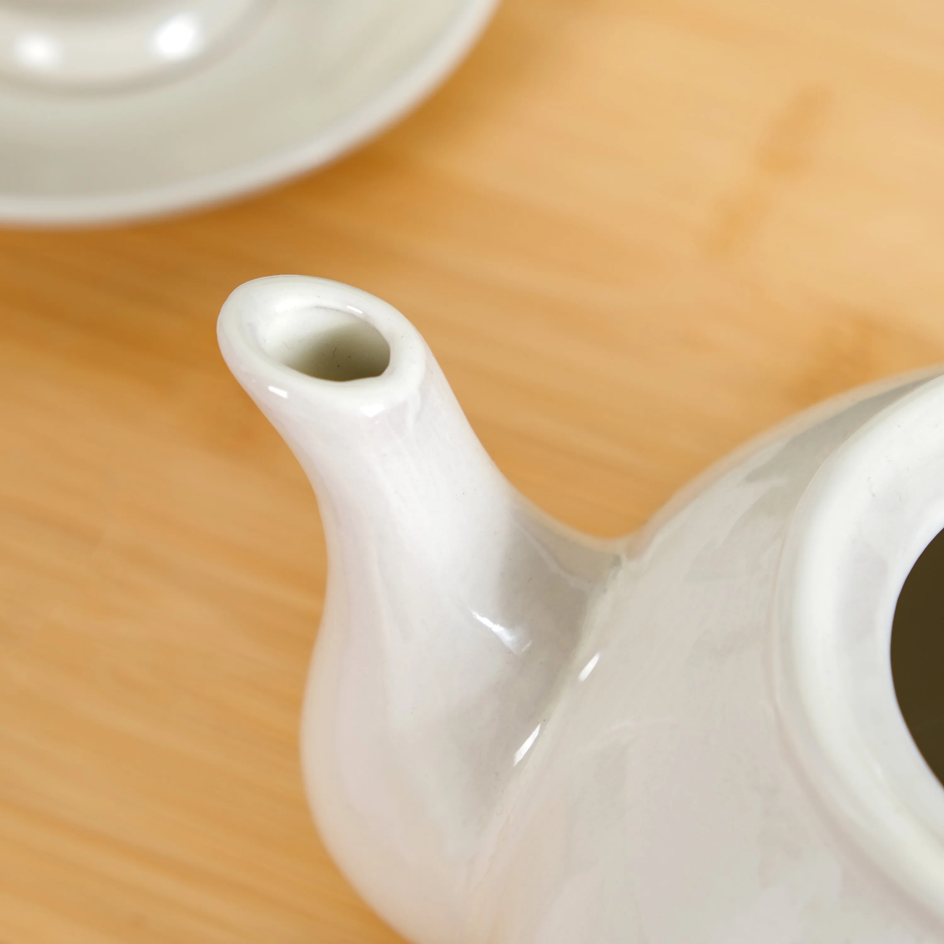 Hearty Ceramic Tea Pot White 1000ml - Image 5