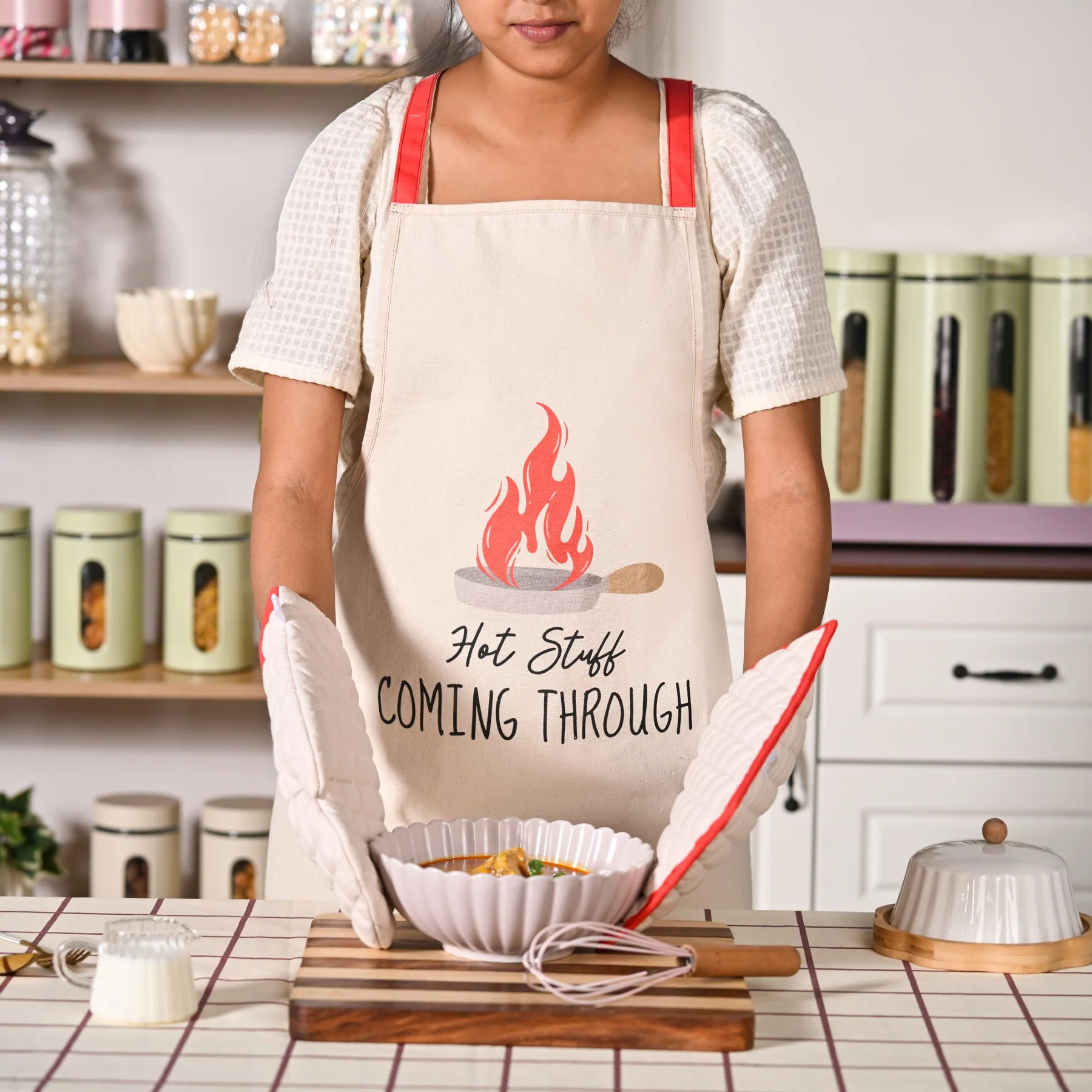 Hot Stuff Apron Mitten Pot Holder Set Of 3 - Image 2
