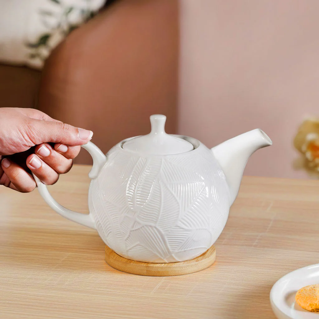 Leaf Embossed Ceramic Tea Pot With Stand 900ml - Image 2