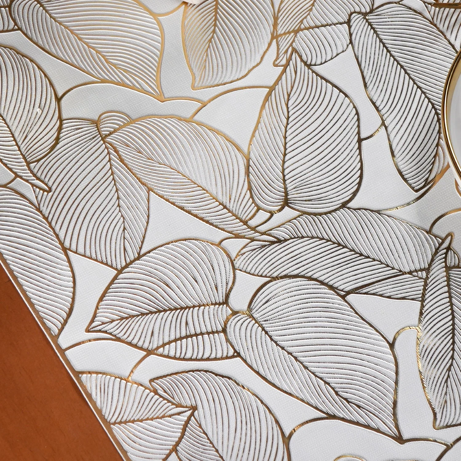 Leaf Embossed Golden Table Runner 91x35cm - Image 4